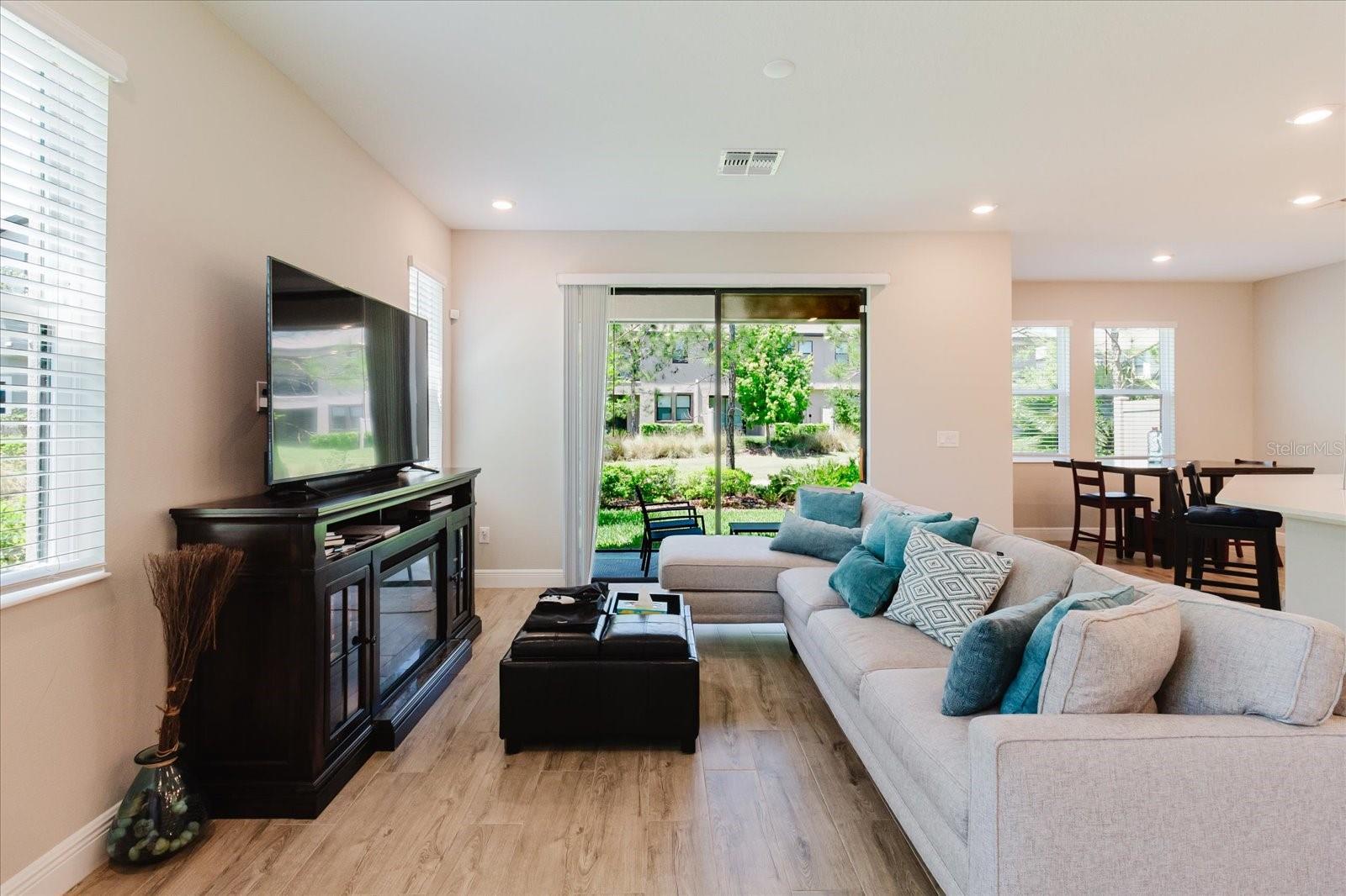 Image 8 of 53 For 4531 Almada Lane Se