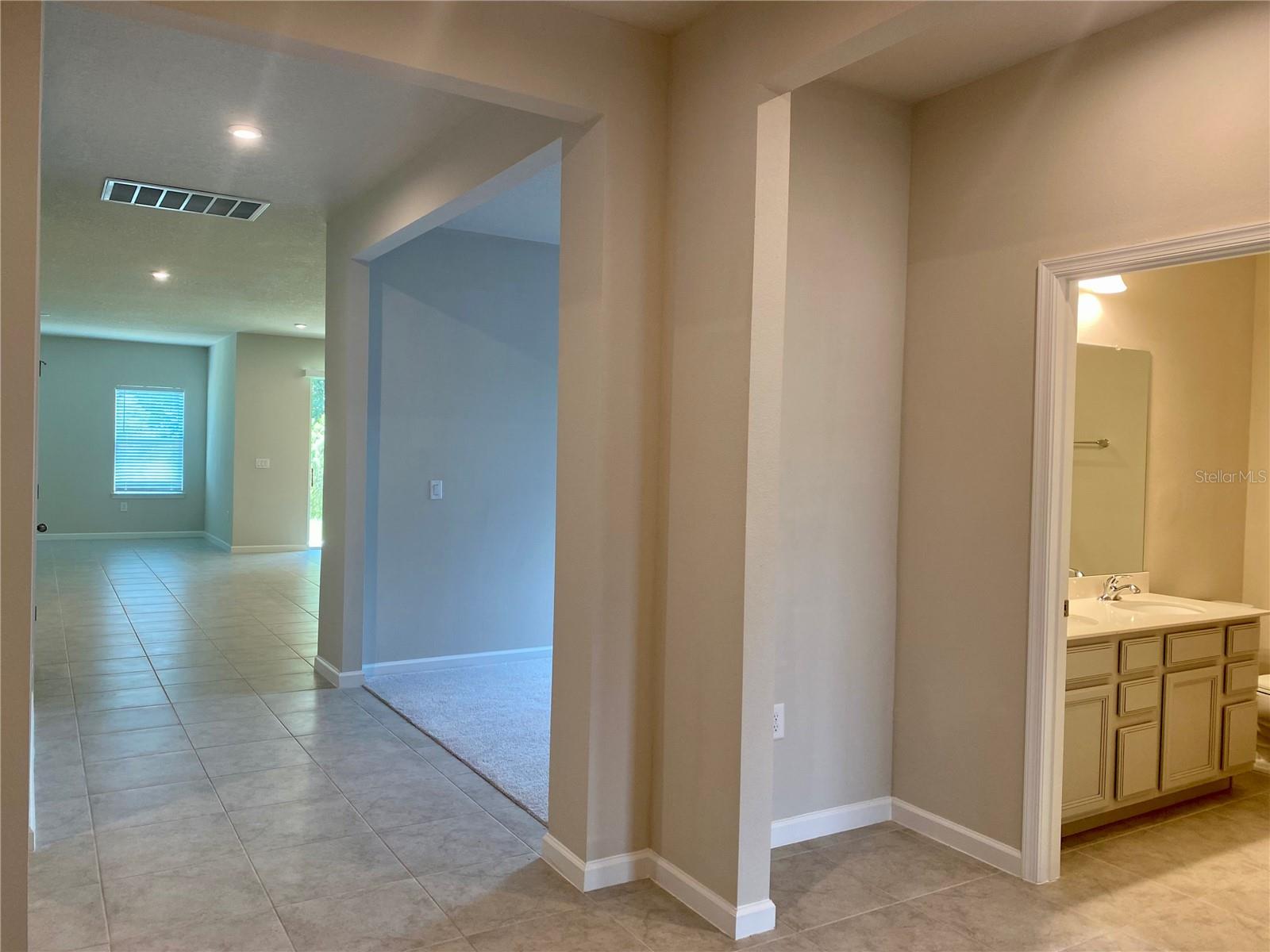 Image 5 of 36 For 18236 Hunters Meadow Walk