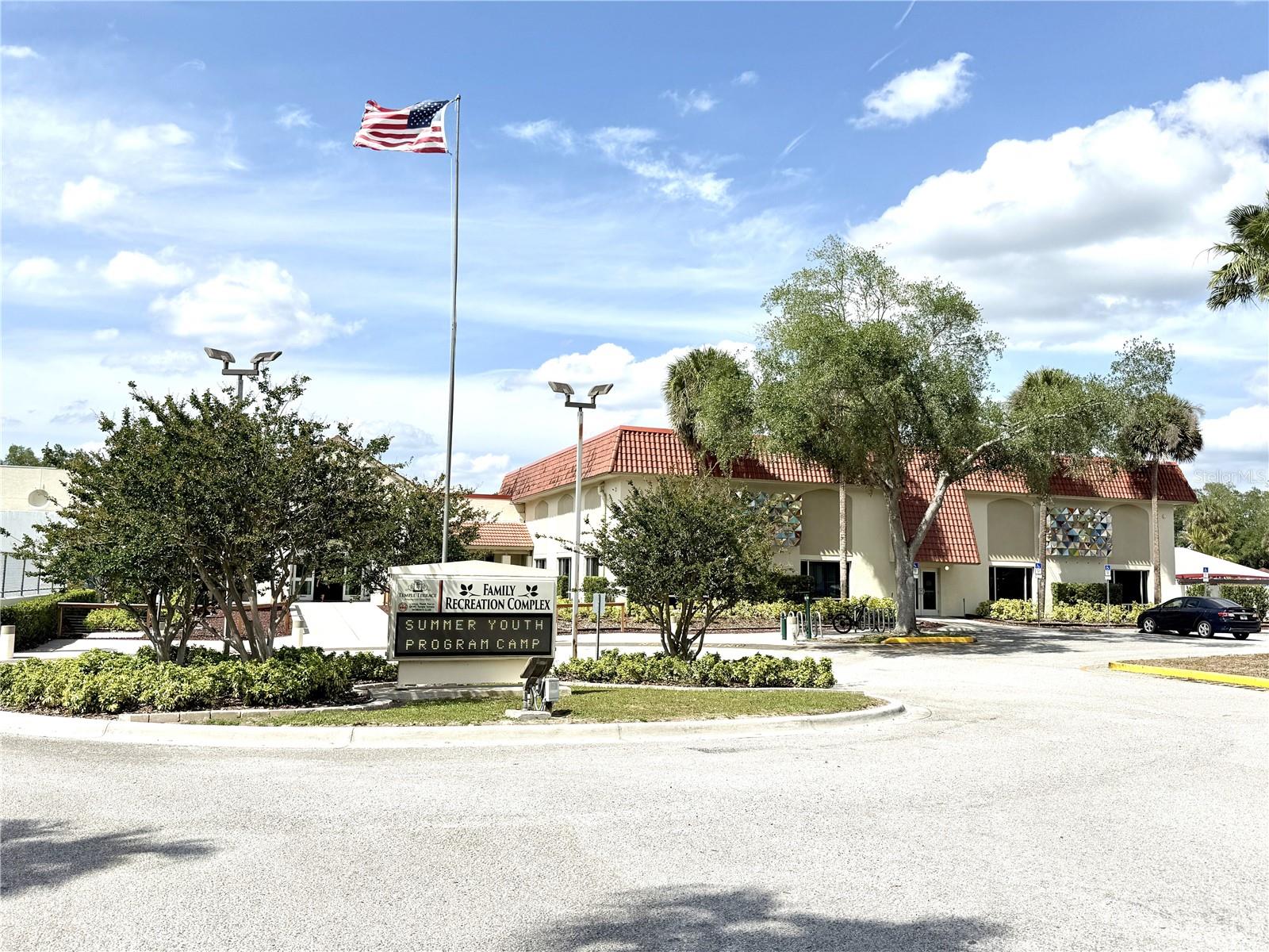 Listing photo id 56 for 6326 Queensway Dr