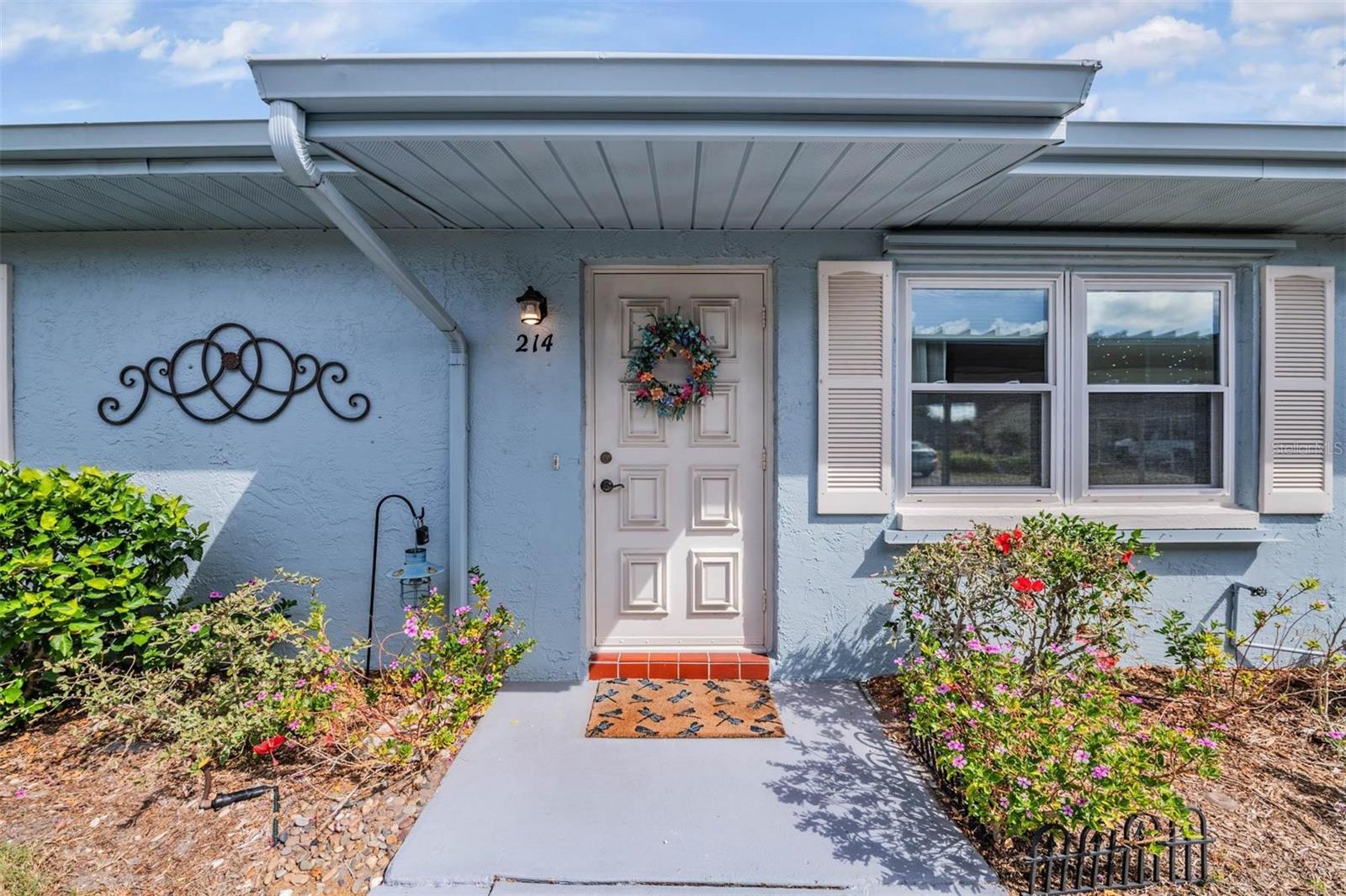Image 2 of 46 For 214 Gloucester Boulevard