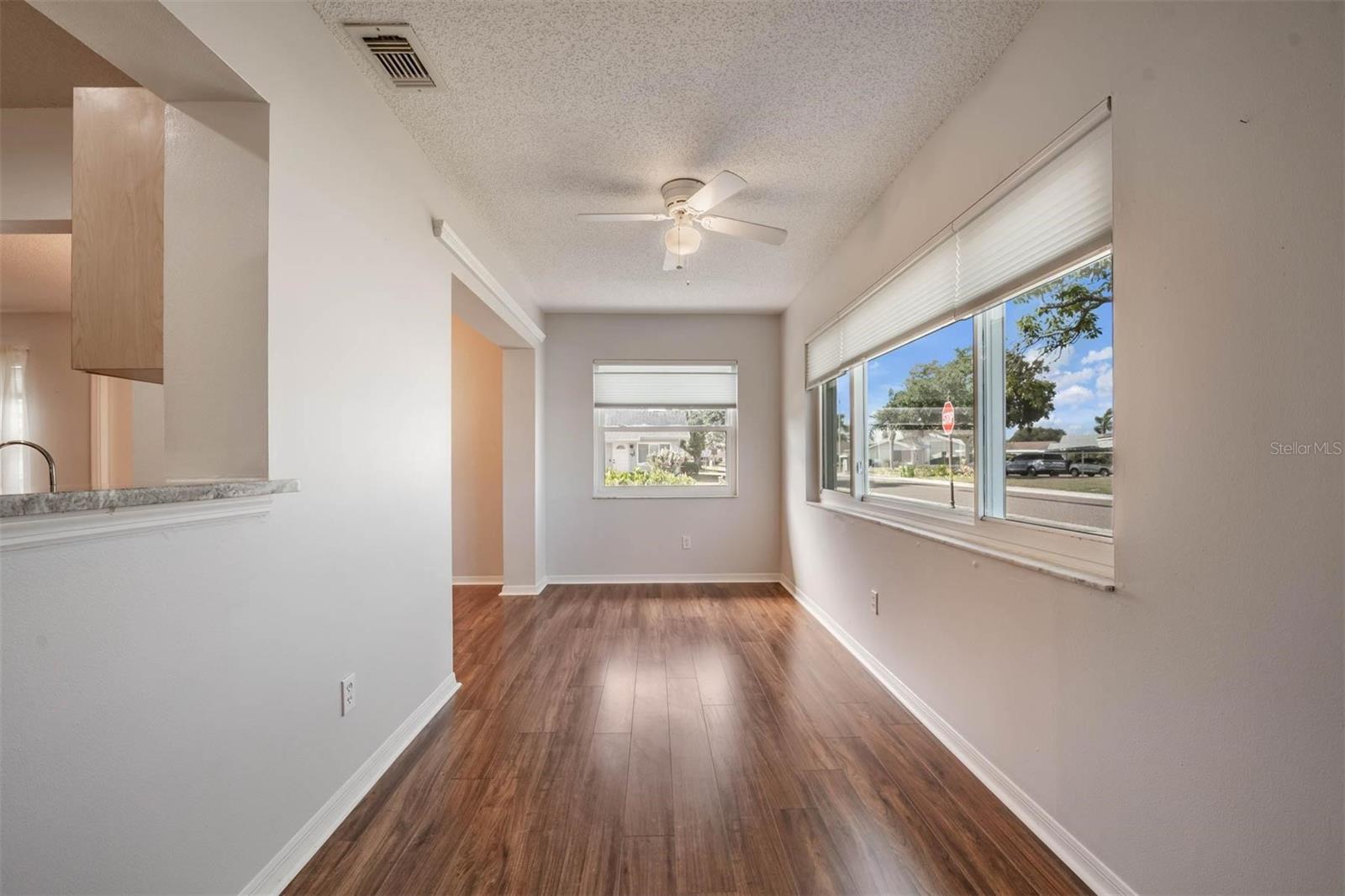 Image 20 of 46 For 214 Gloucester Boulevard