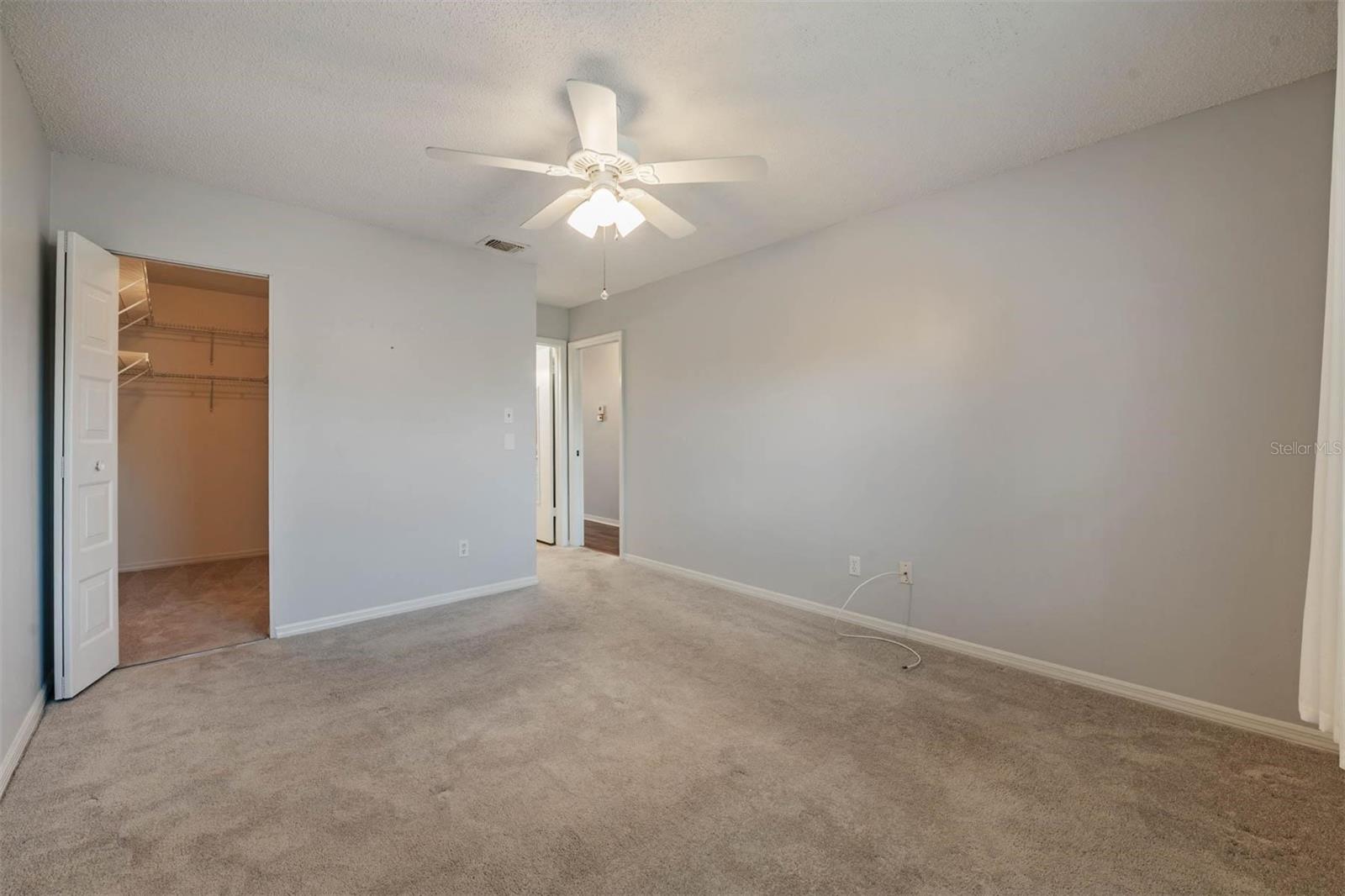 Image 22 of 46 For 214 Gloucester Boulevard