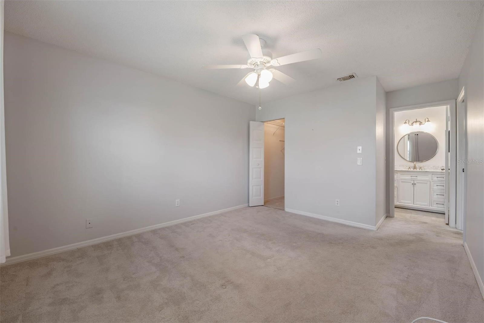 Image 23 of 46 For 214 Gloucester Boulevard