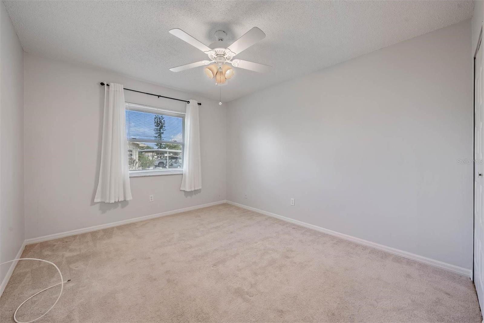 Image 26 of 46 For 214 Gloucester Boulevard
