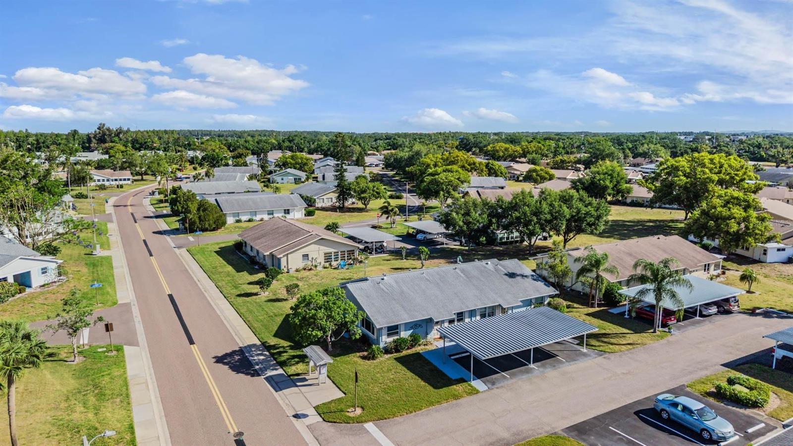 Image 33 of 46 For 214 Gloucester Boulevard