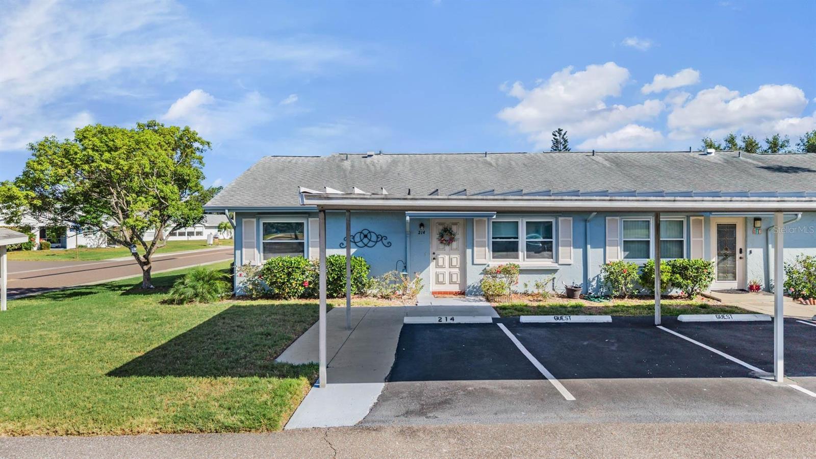 Image 4 of 46 For 214 Gloucester Boulevard