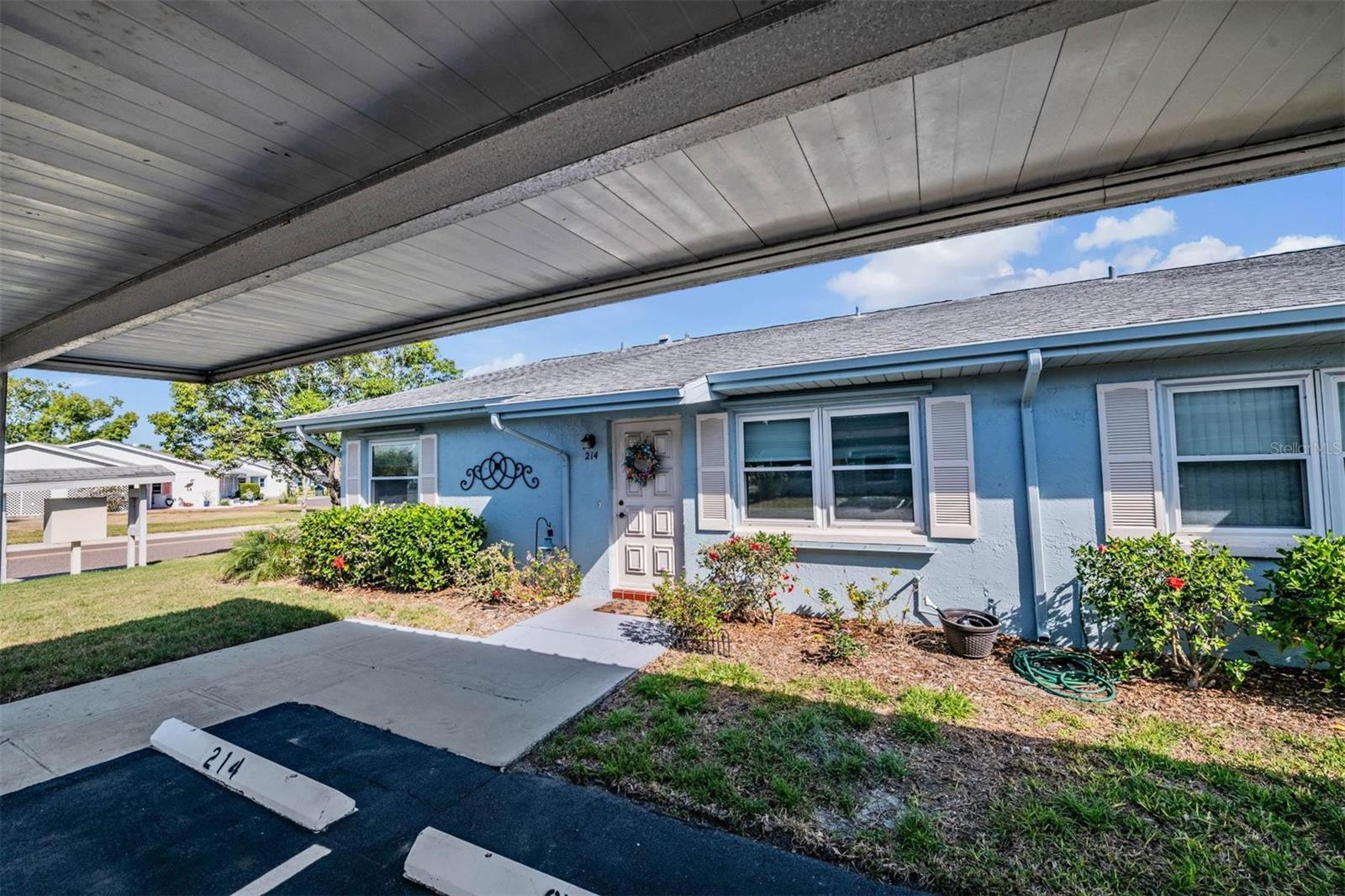 Image 5 of 46 For 214 Gloucester Boulevard