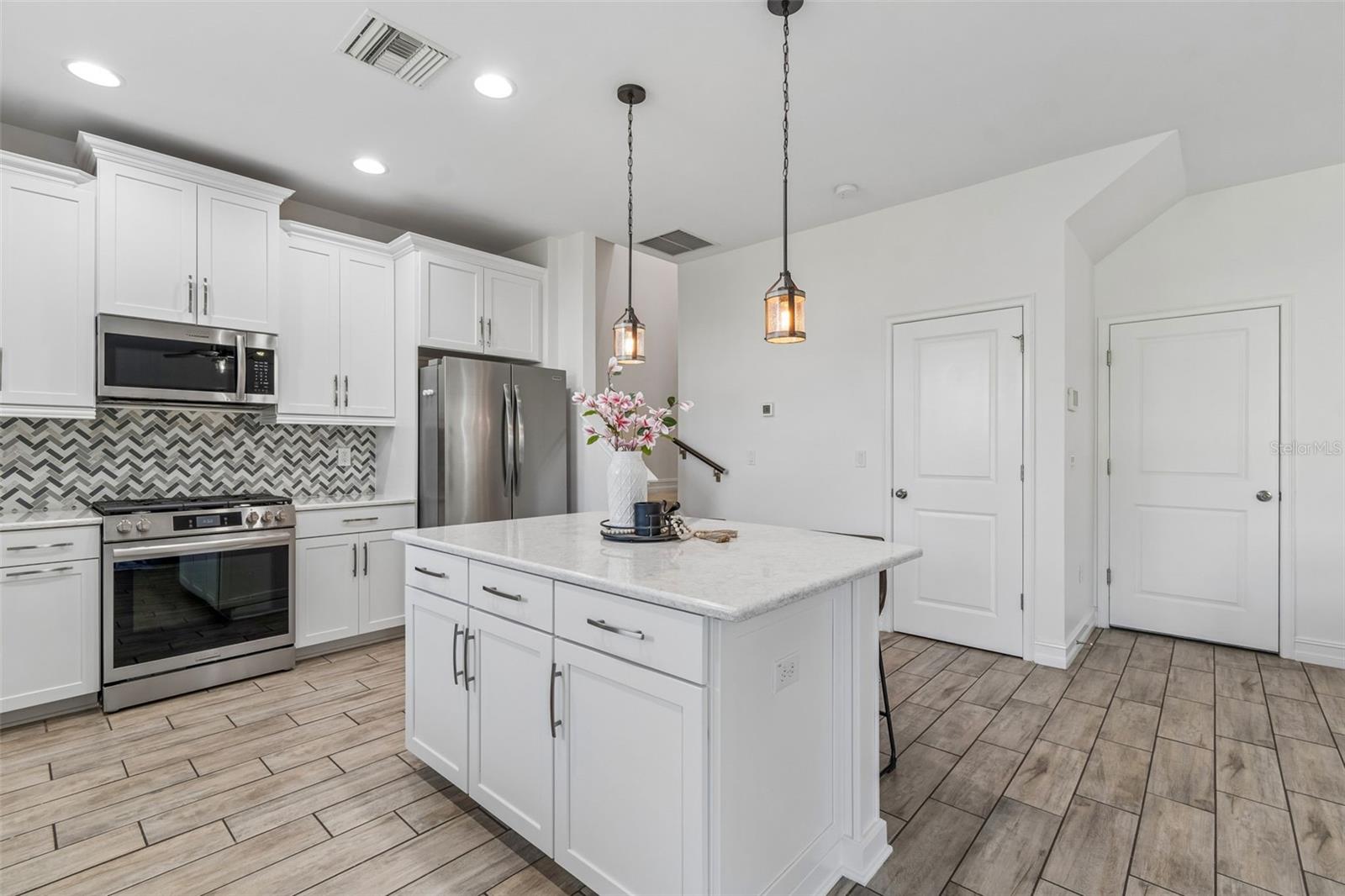 Image 17 of 100 For 4146 Welling Terrace