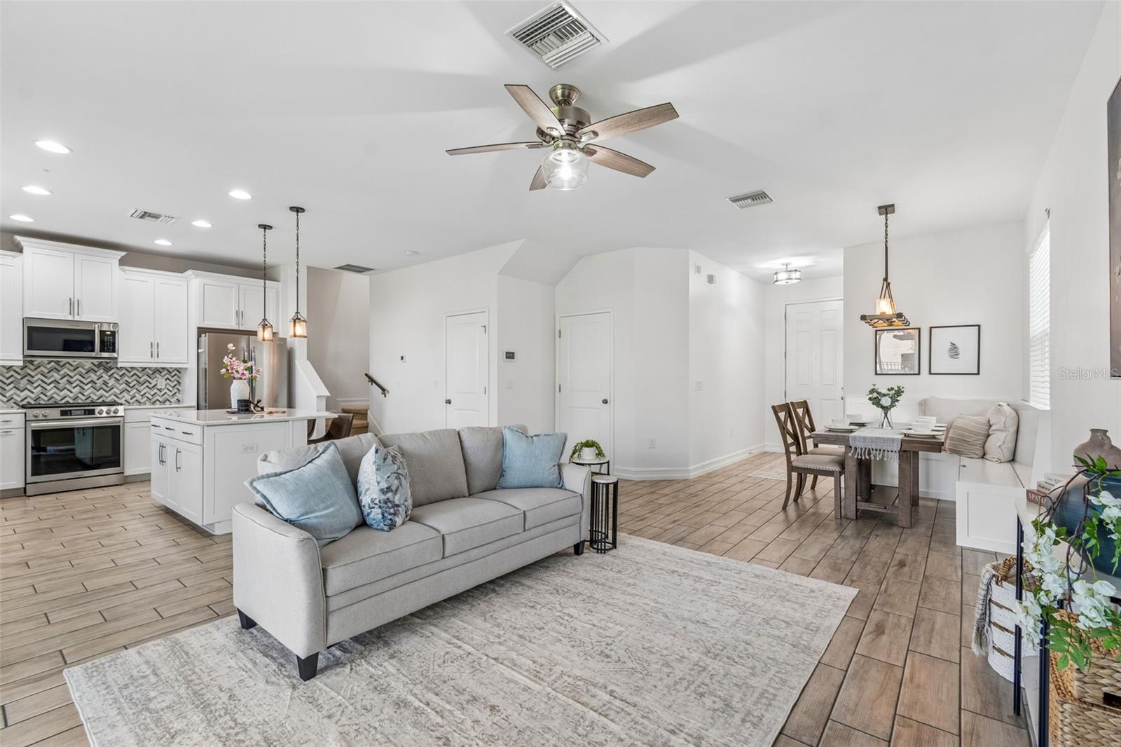 Image 3 of 100 For 4146 Welling Terrace