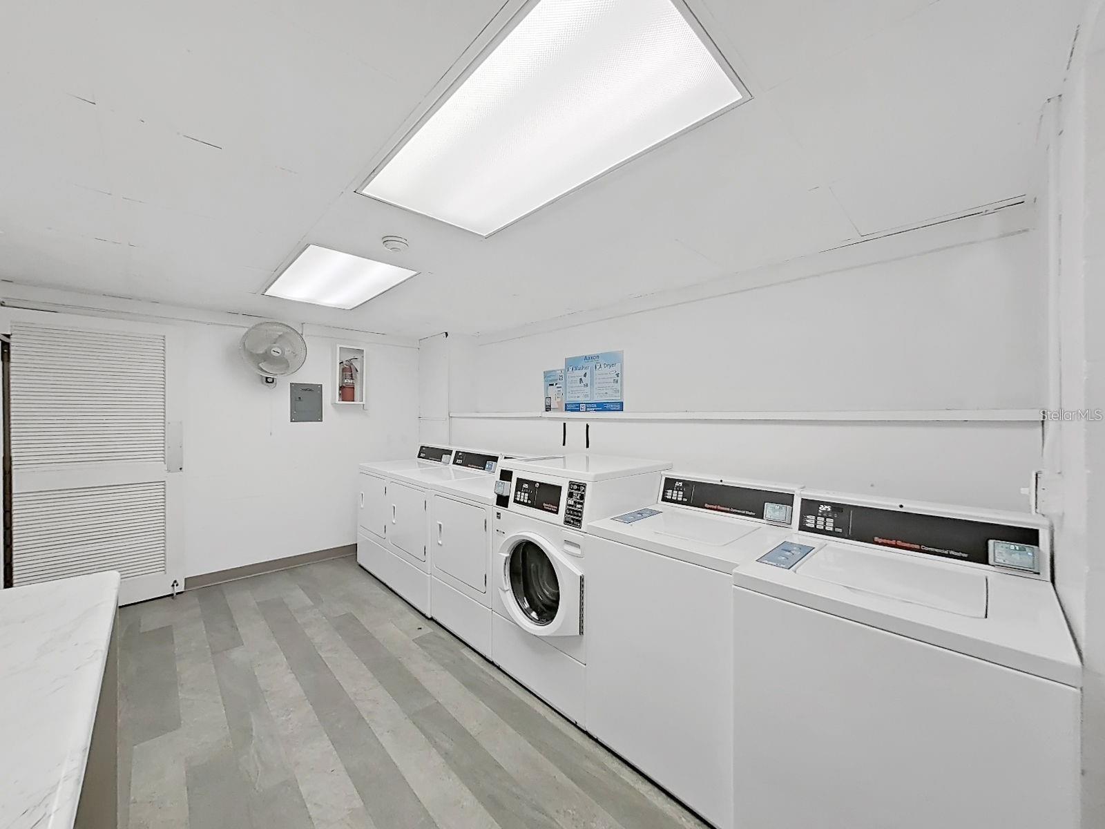 Image 19 of 31 For 3325 Bayshore Boulevard F36