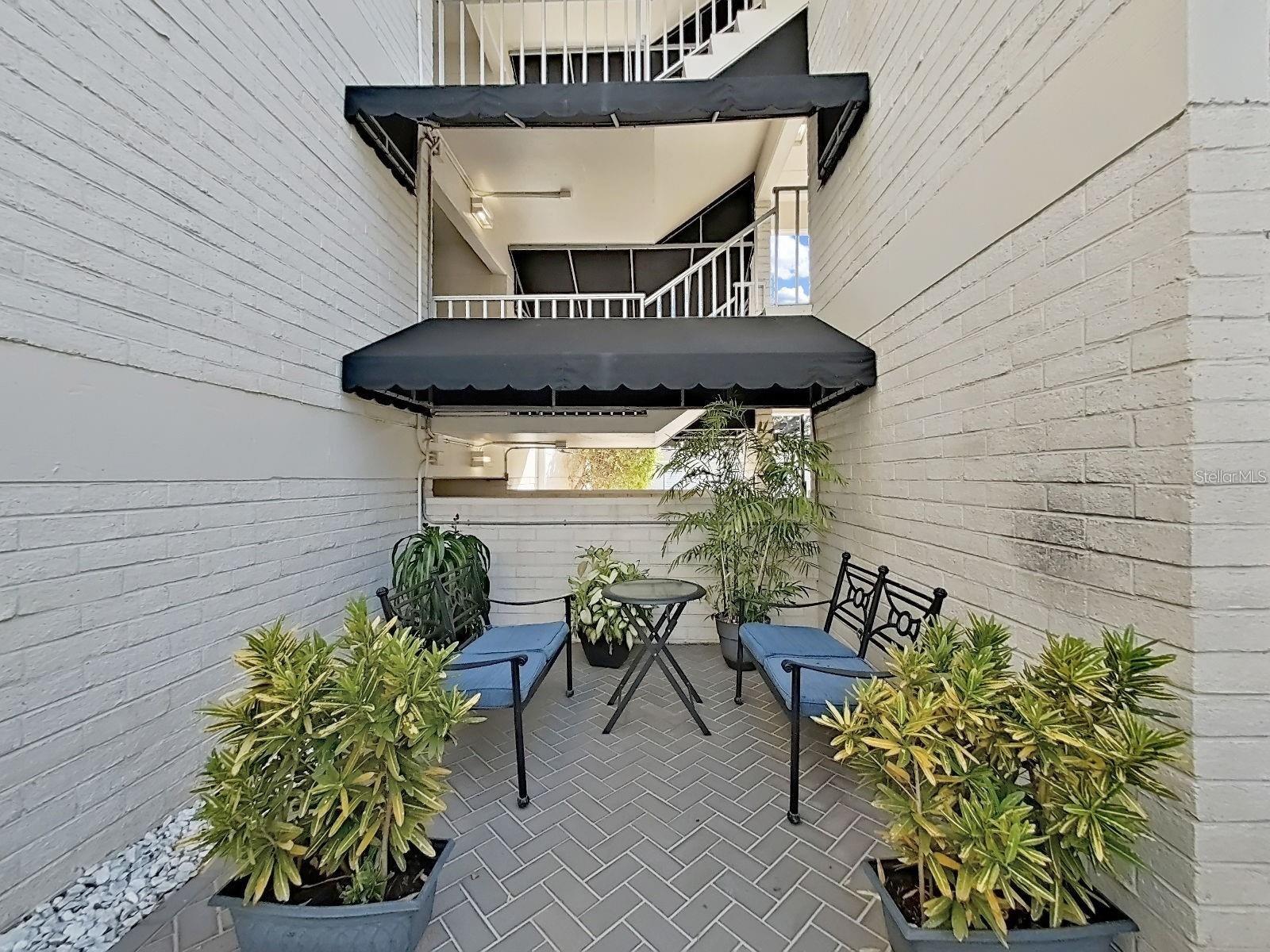 Image 26 of 31 For 3325 Bayshore Boulevard F36