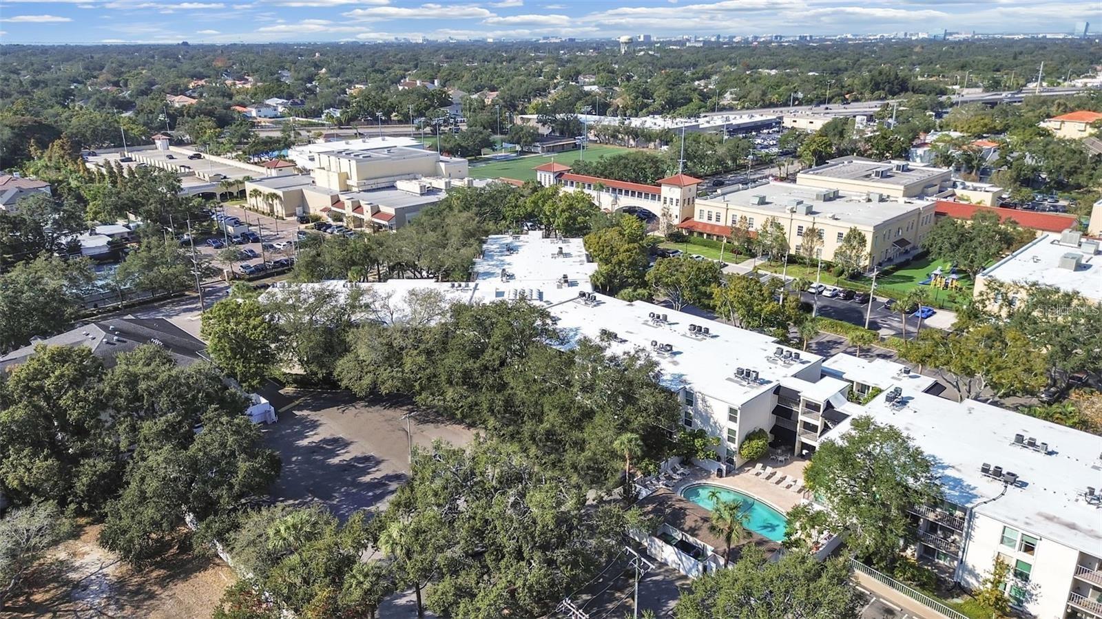 Image 30 of 31 For 3325 Bayshore Boulevard F36