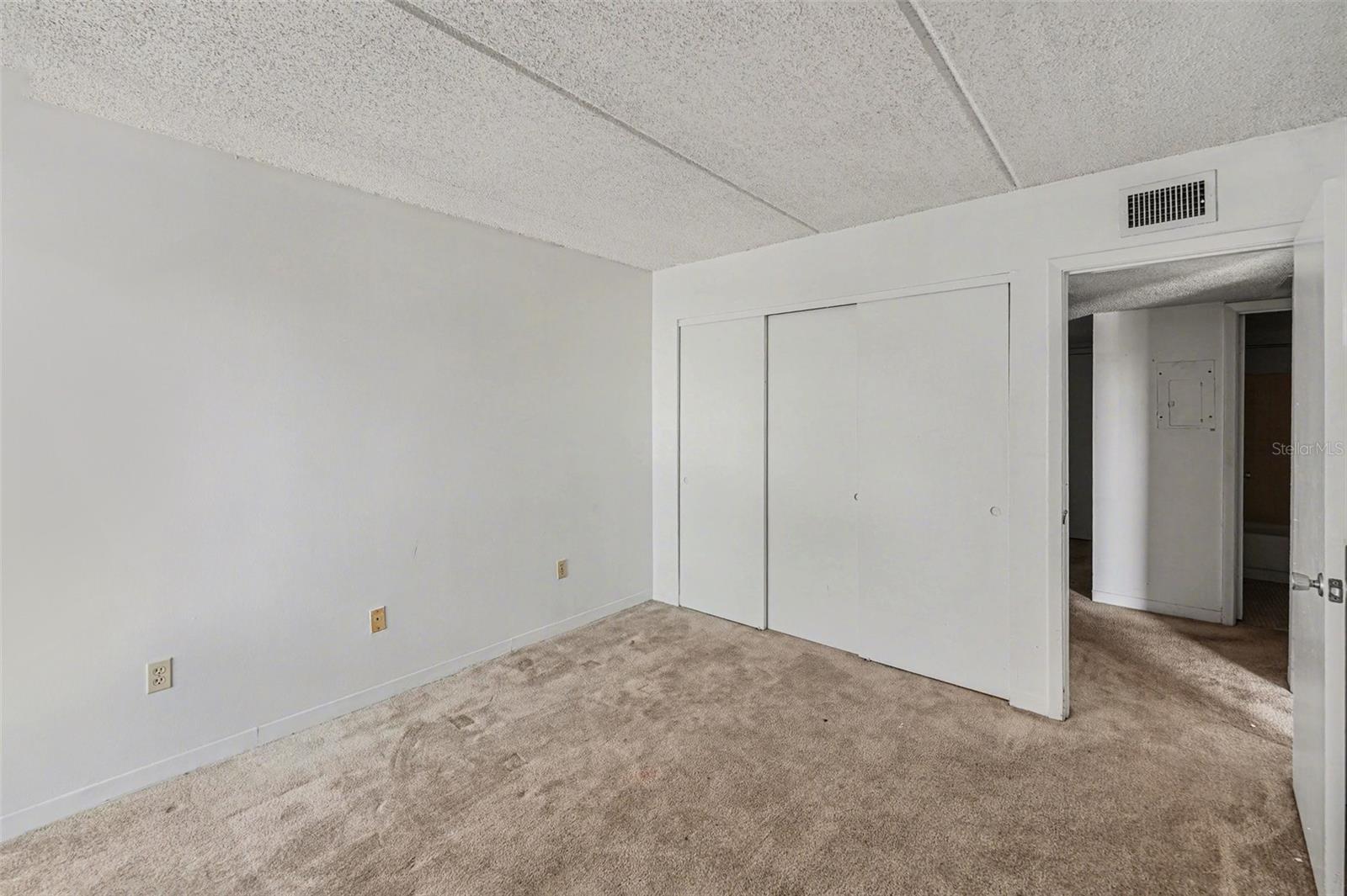 Image 9 of 31 For 3325 Bayshore Boulevard F36