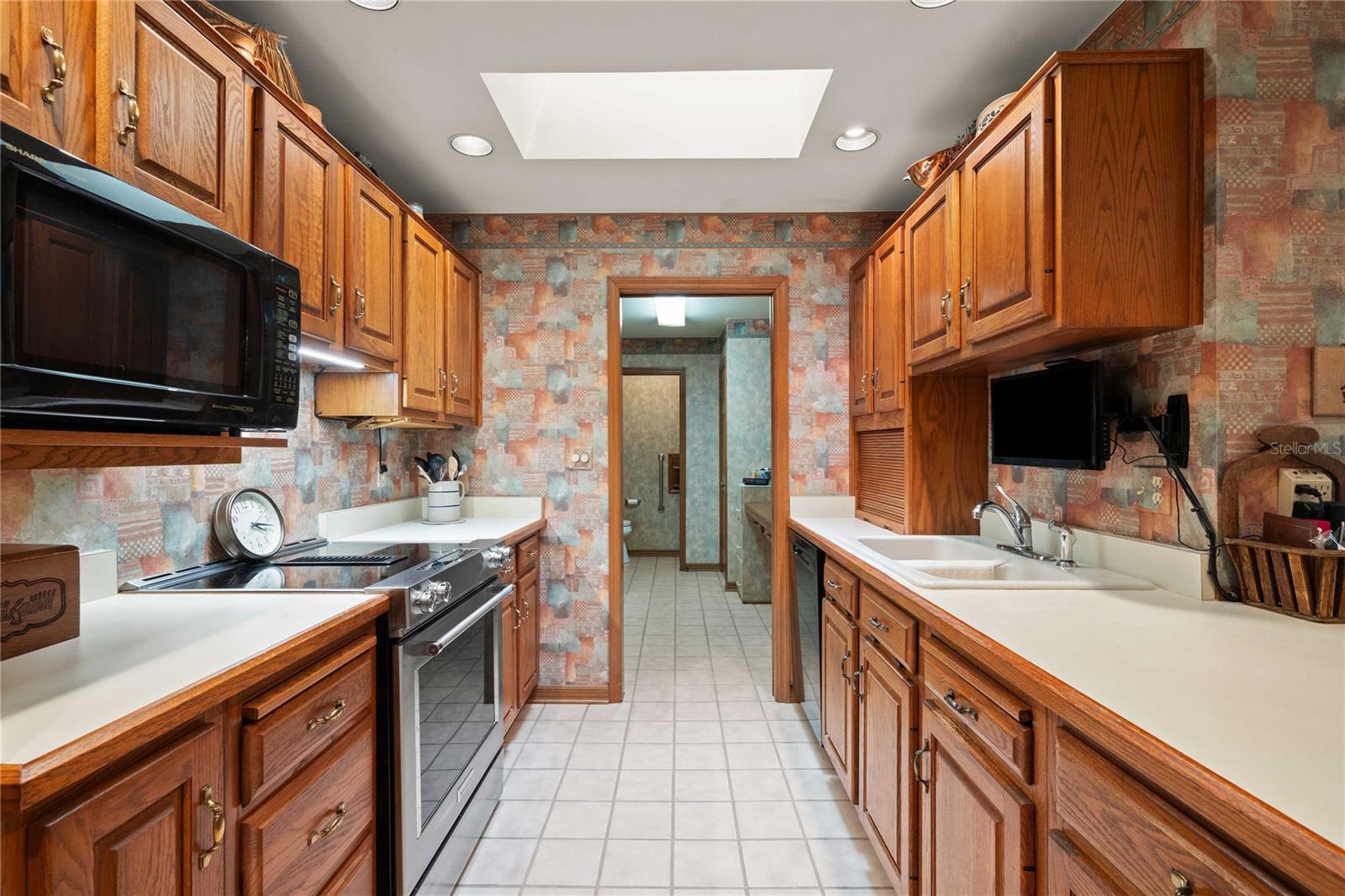 Image 14 of 51 For 35935 Lana Drive