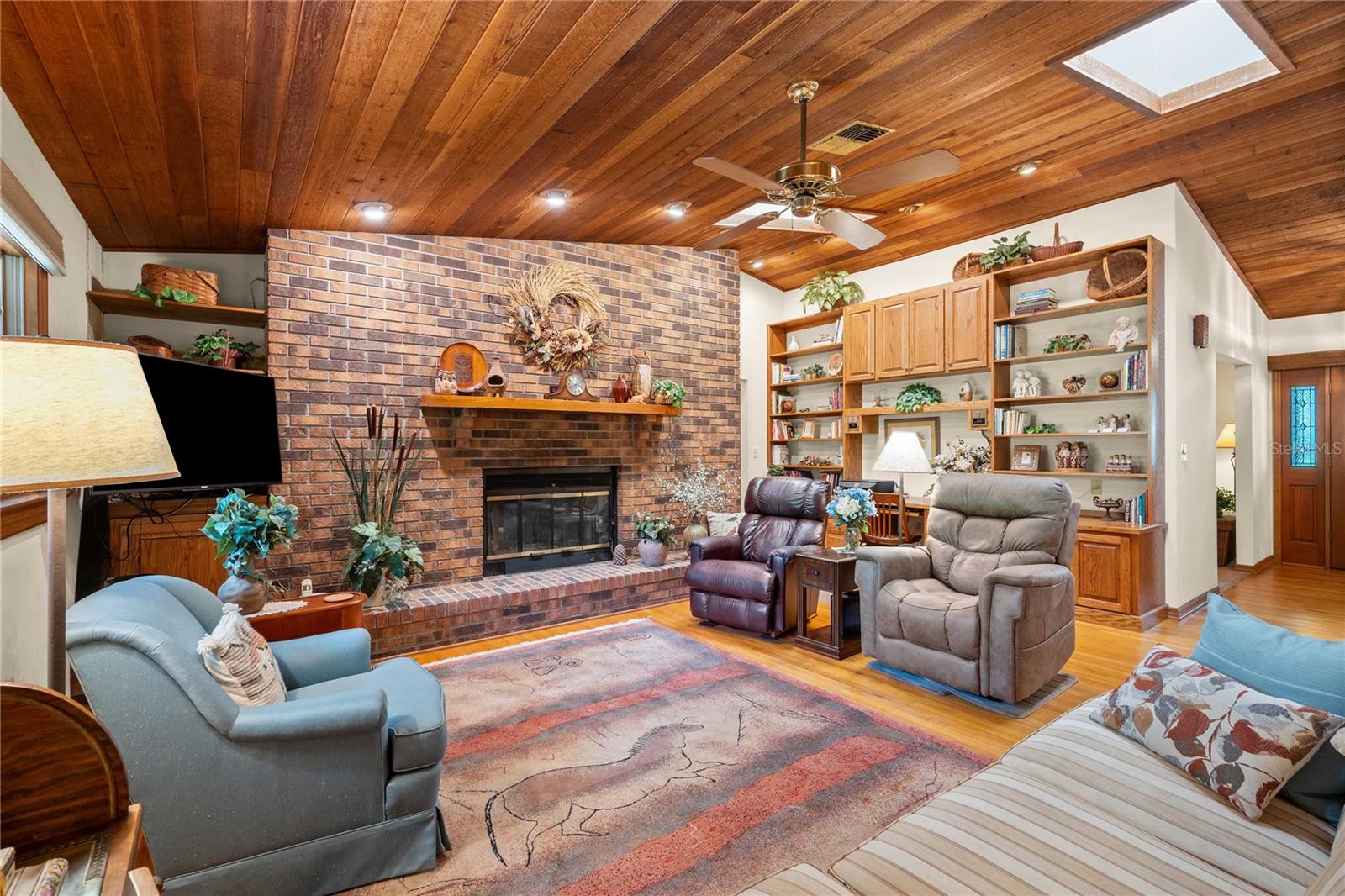 Image 5 of 51 For 35935 Lana Drive