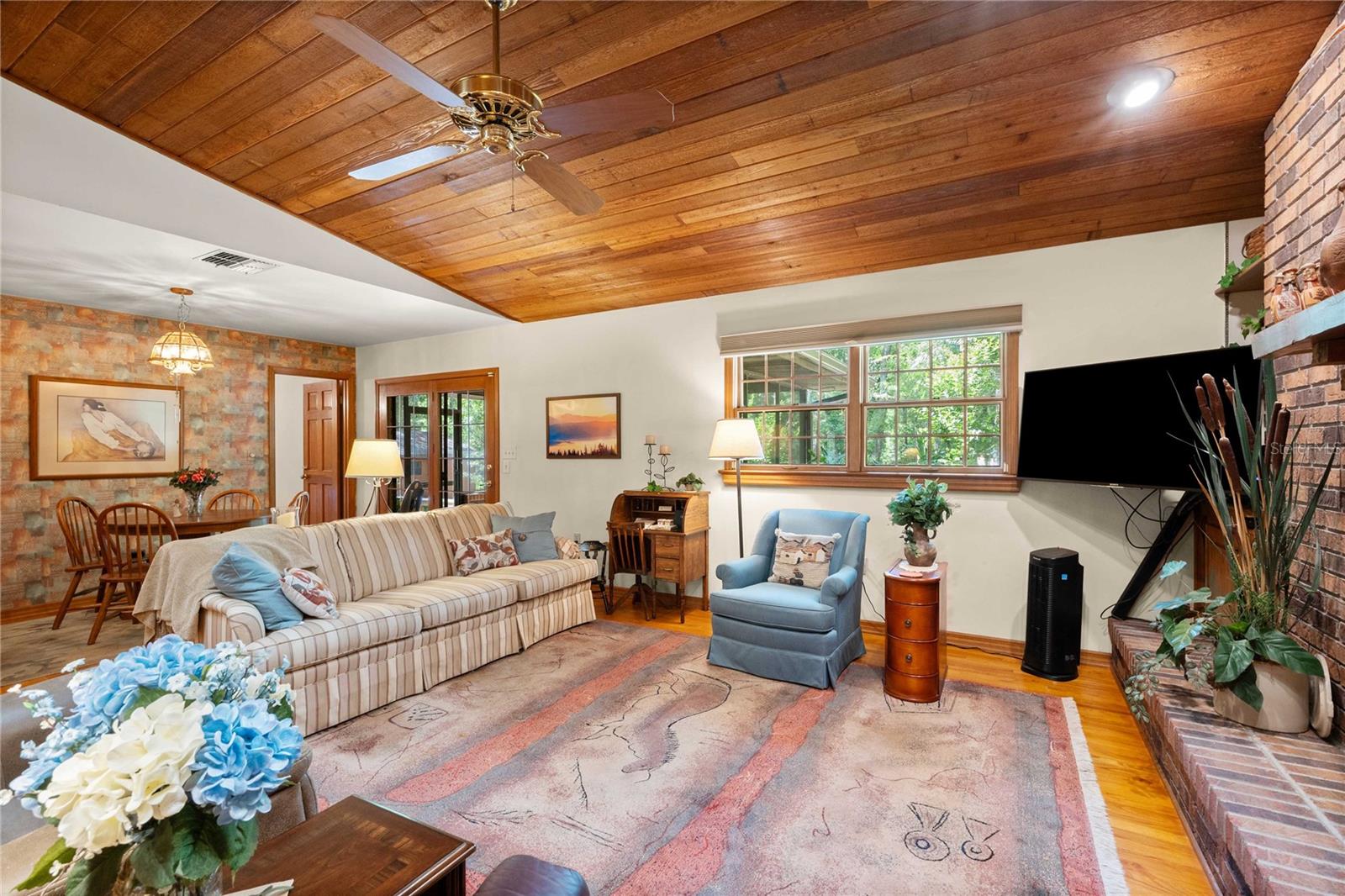 Image 7 of 51 For 35935 Lana Drive