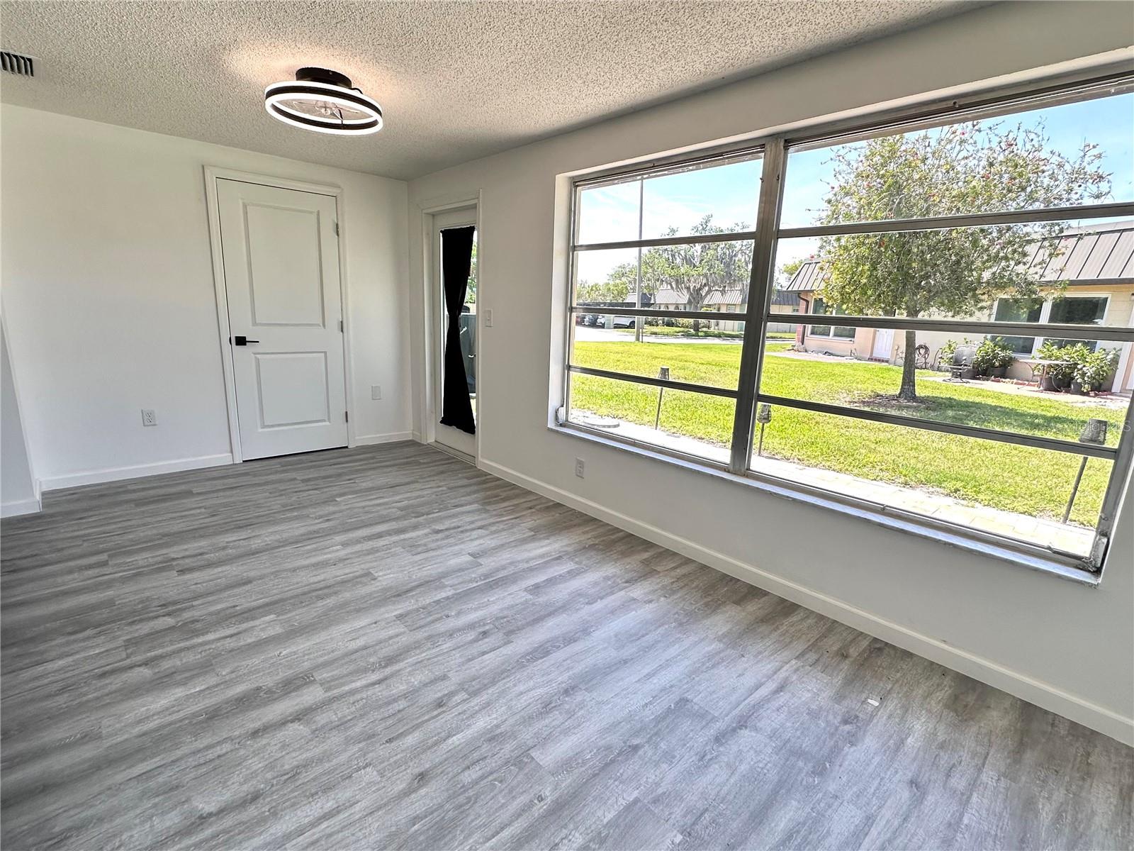 Image 23 of 37 For 4445 Rustic Drive D