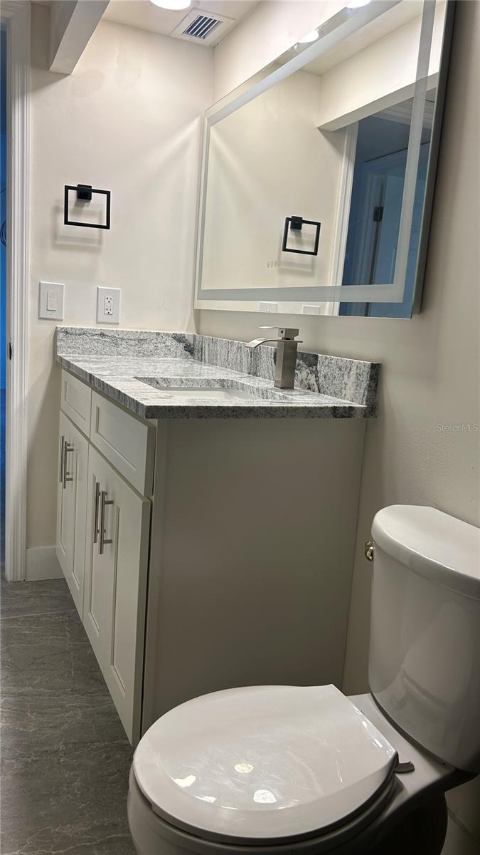 Image 7 of 11 For 2618 Cove Cay Drive 103