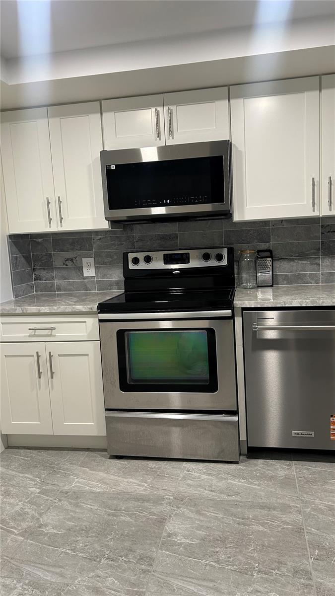 Image 9 of 11 For 2618 Cove Cay Drive 103