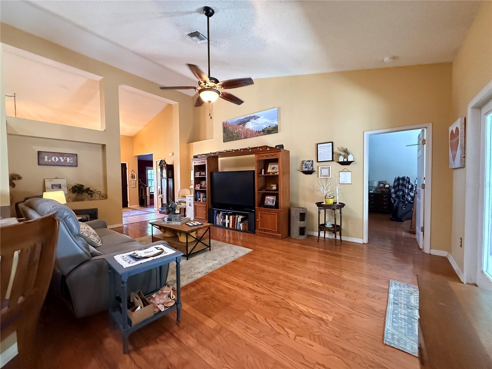 Image 11 of 43 For 3350 Laurelwood Court