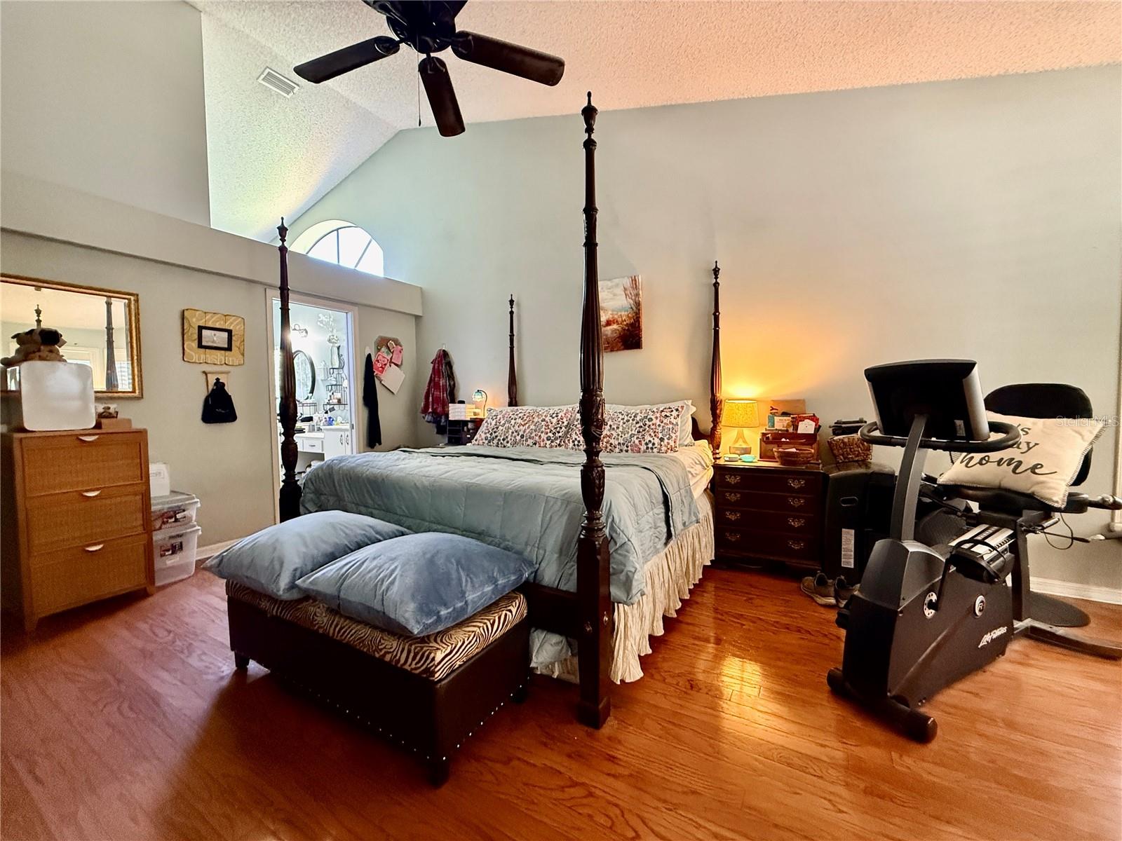 Image 16 of 43 For 3350 Laurelwood Court