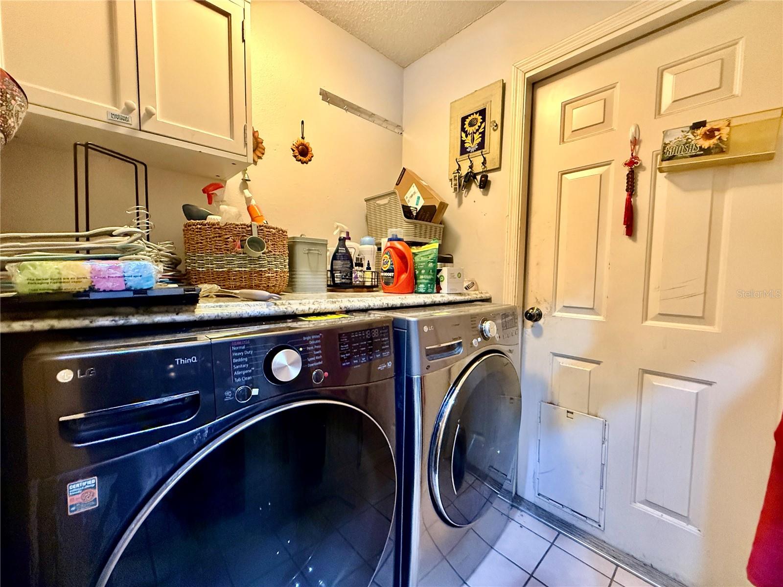 Image 23 of 43 For 3350 Laurelwood Court