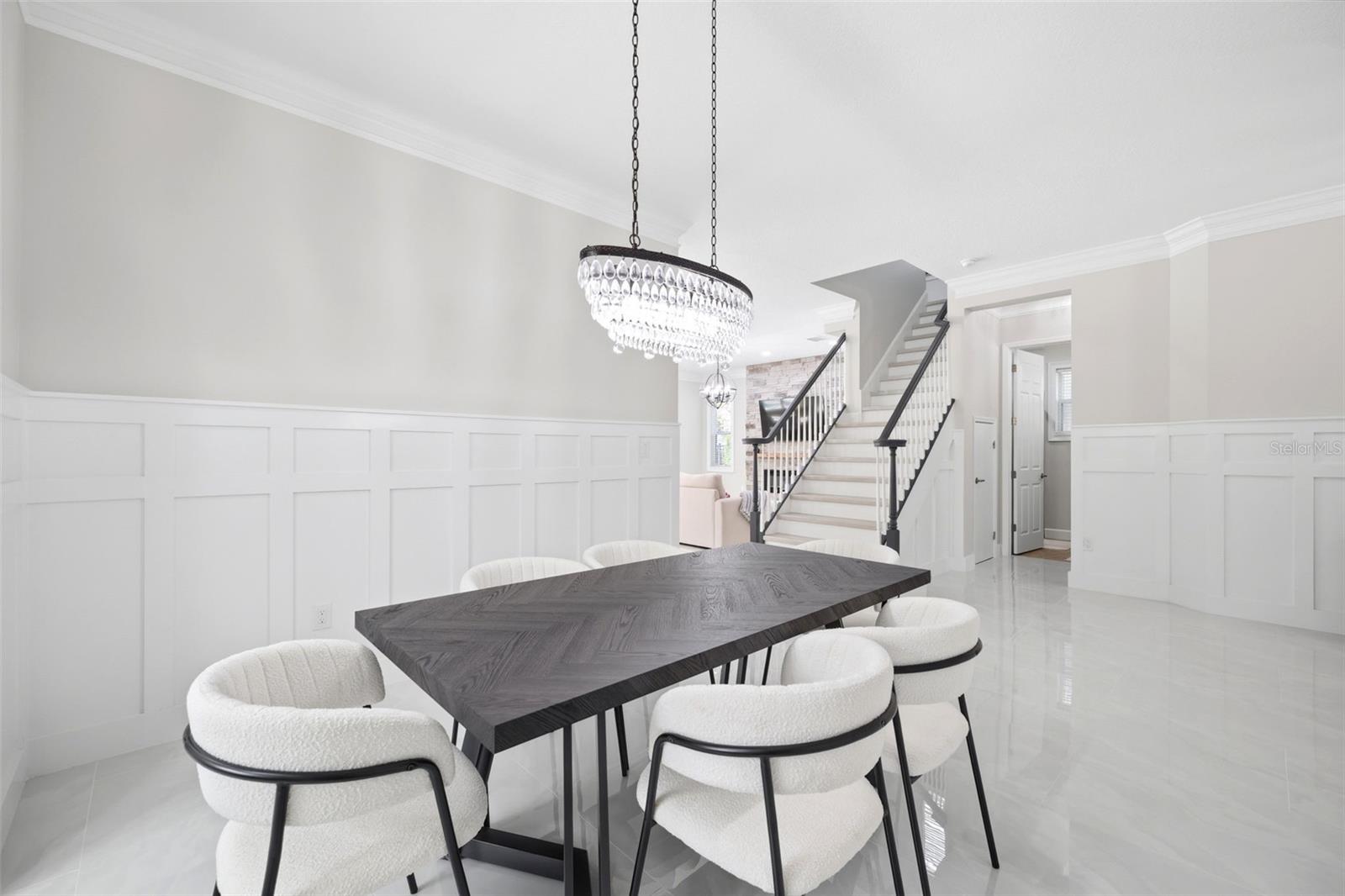 Listing photo id 8 for 8005 Cypress Crossing Court