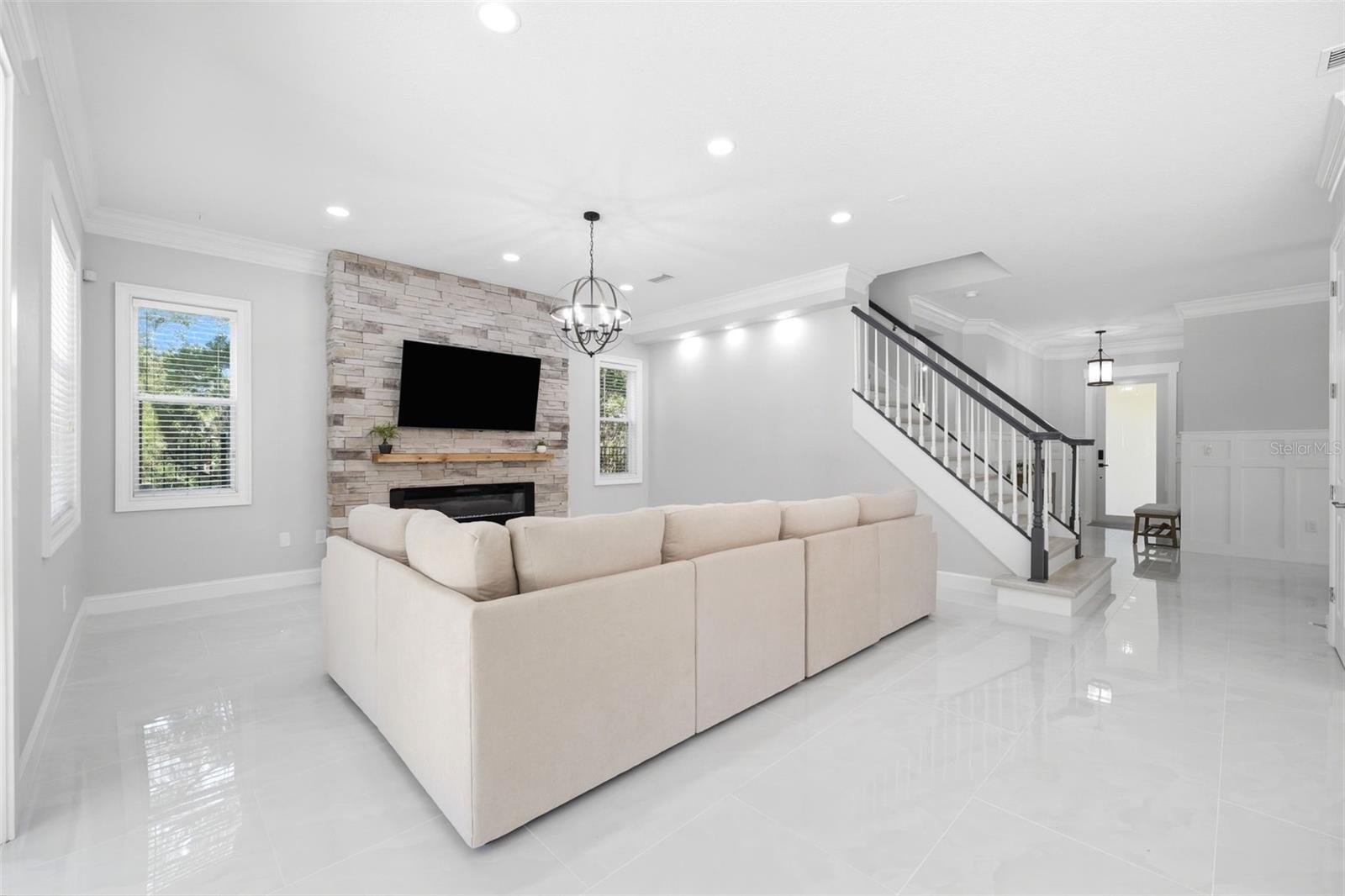 Listing photo id 11 for 8005 Cypress Crossing Court