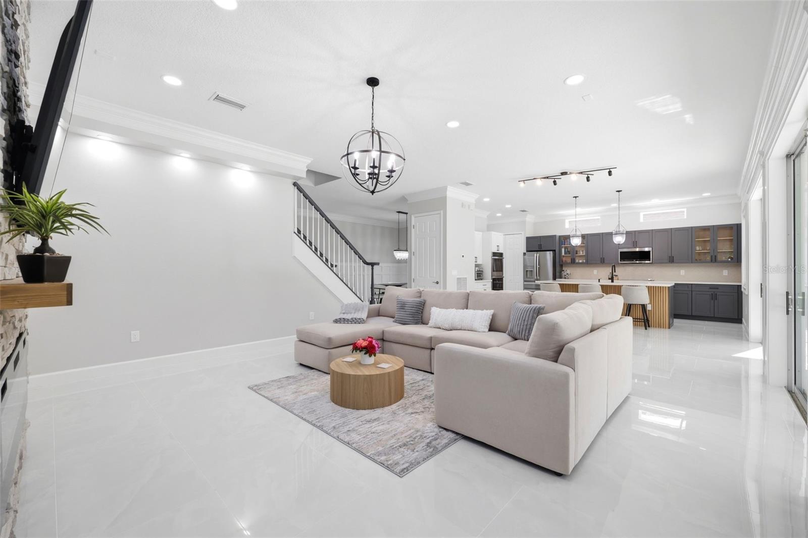 Listing photo id 14 for 8005 Cypress Crossing Court