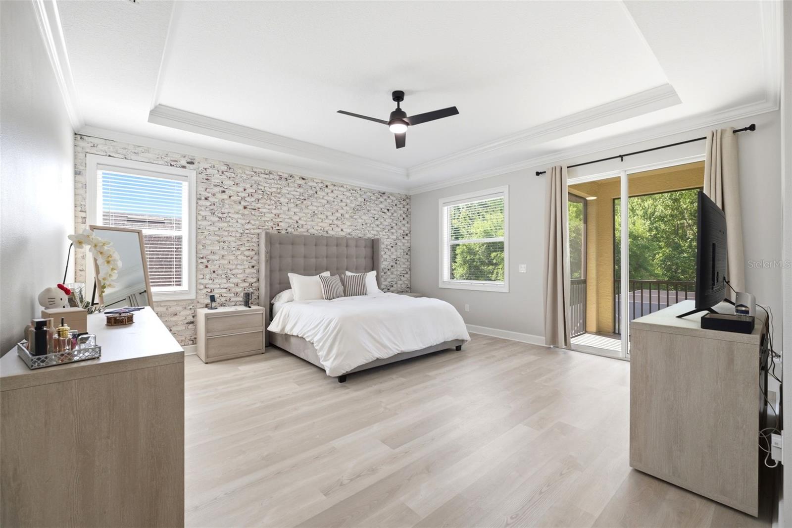 Listing photo id 33 for 8005 Cypress Crossing Court