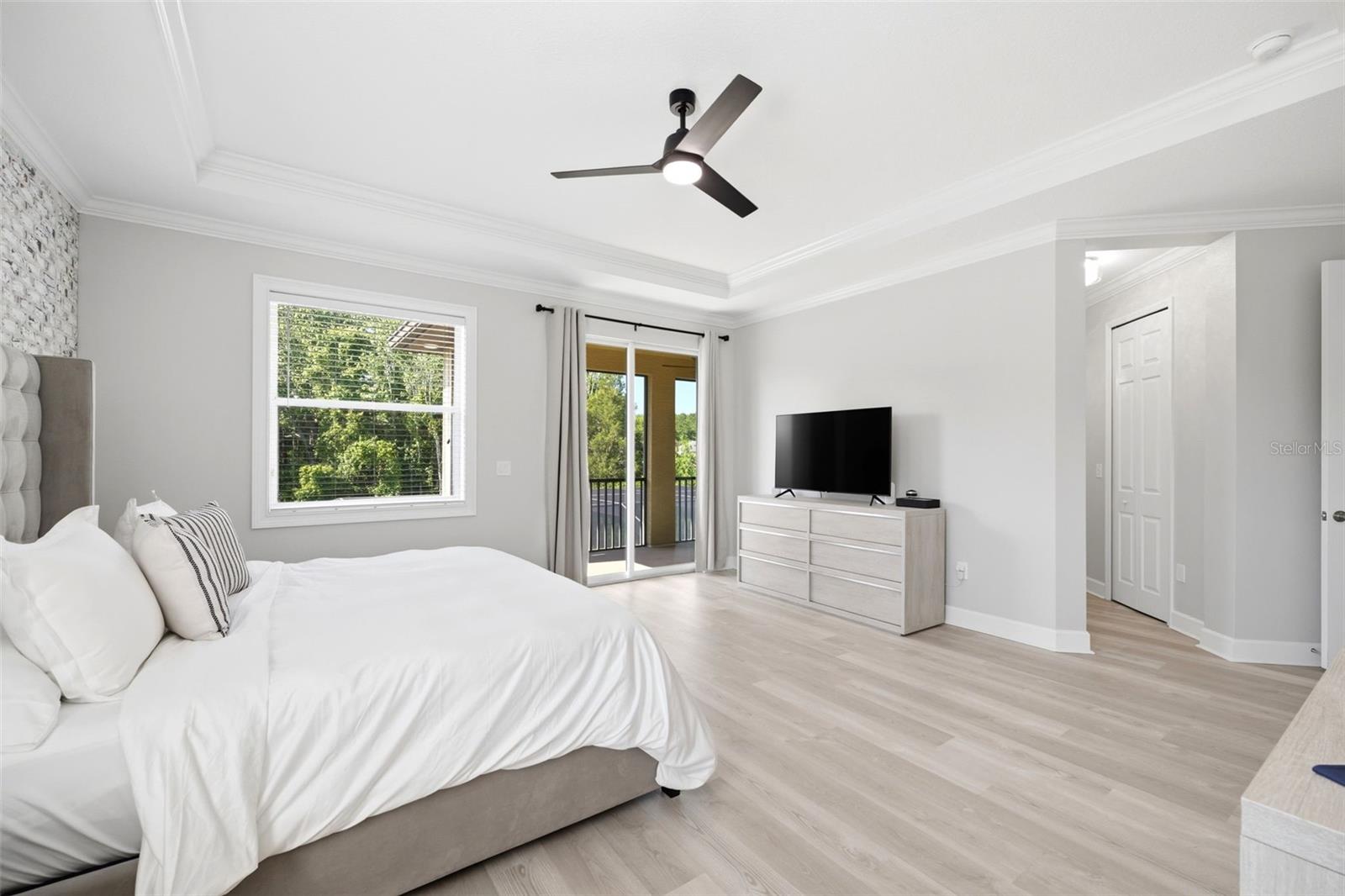 Listing photo id 35 for 8005 Cypress Crossing Court