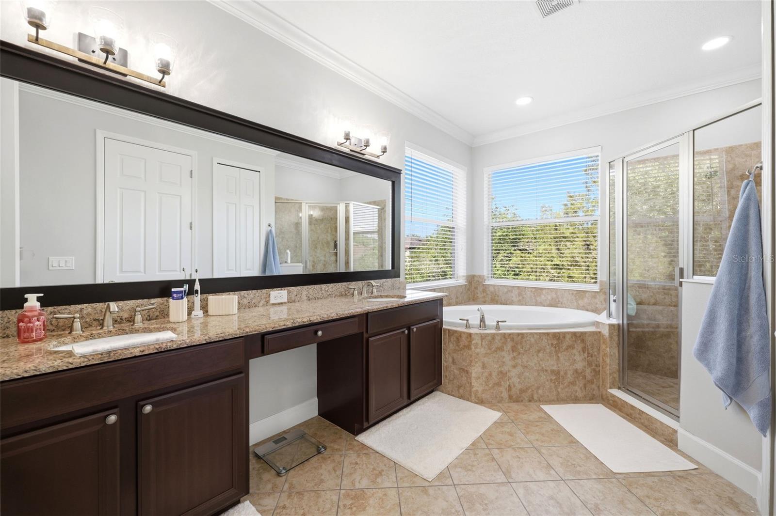 Listing photo id 39 for 8005 Cypress Crossing Court