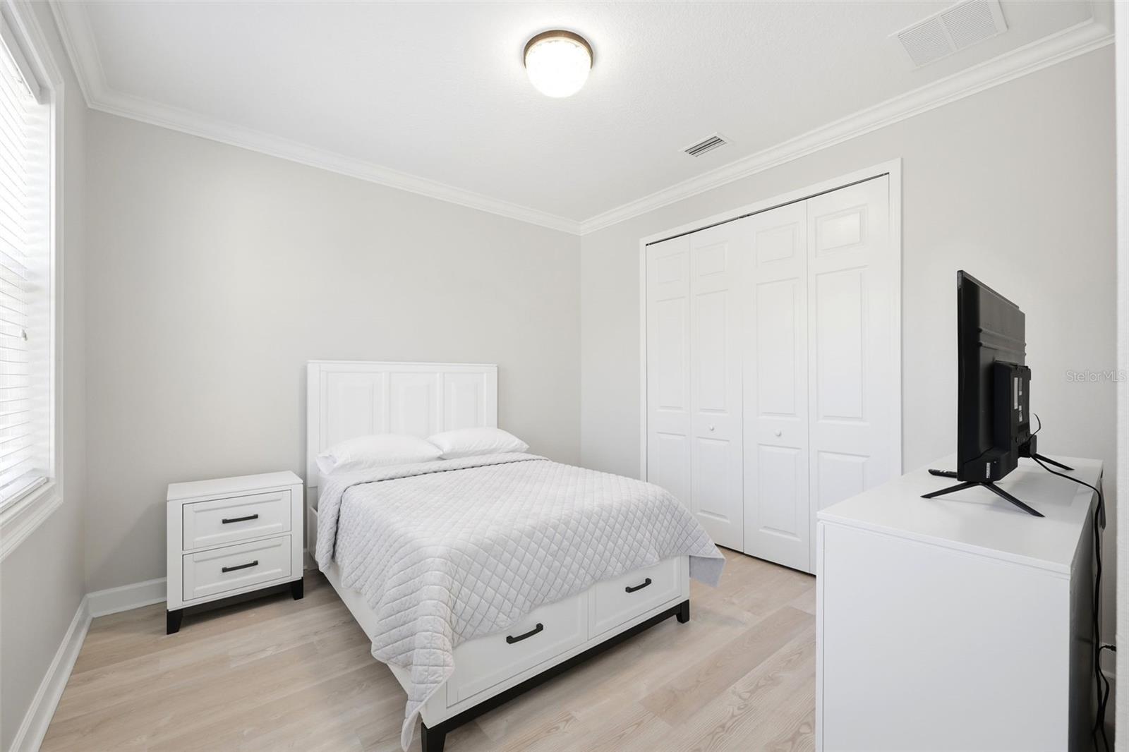 Listing photo id 42 for 8005 Cypress Crossing Court