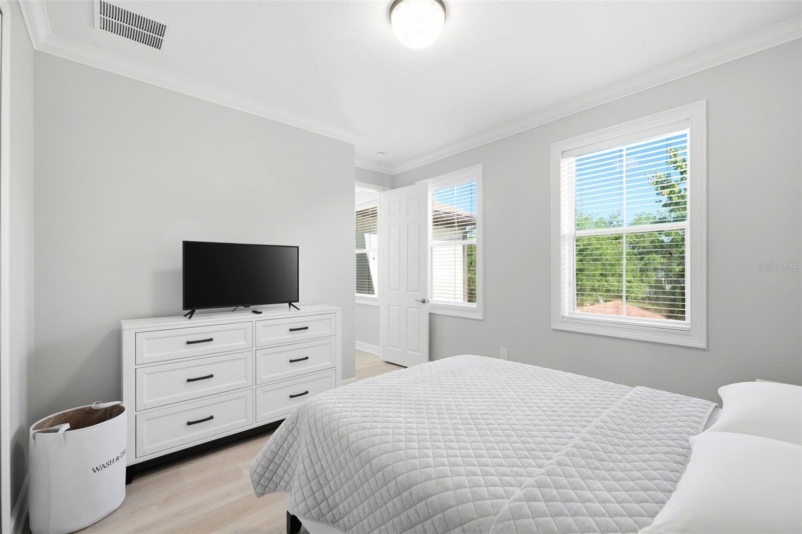 Listing photo id 43 for 8005 Cypress Crossing Court