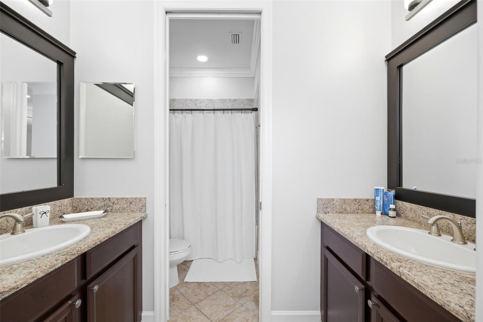 Listing photo id 44 for 8005 Cypress Crossing Court