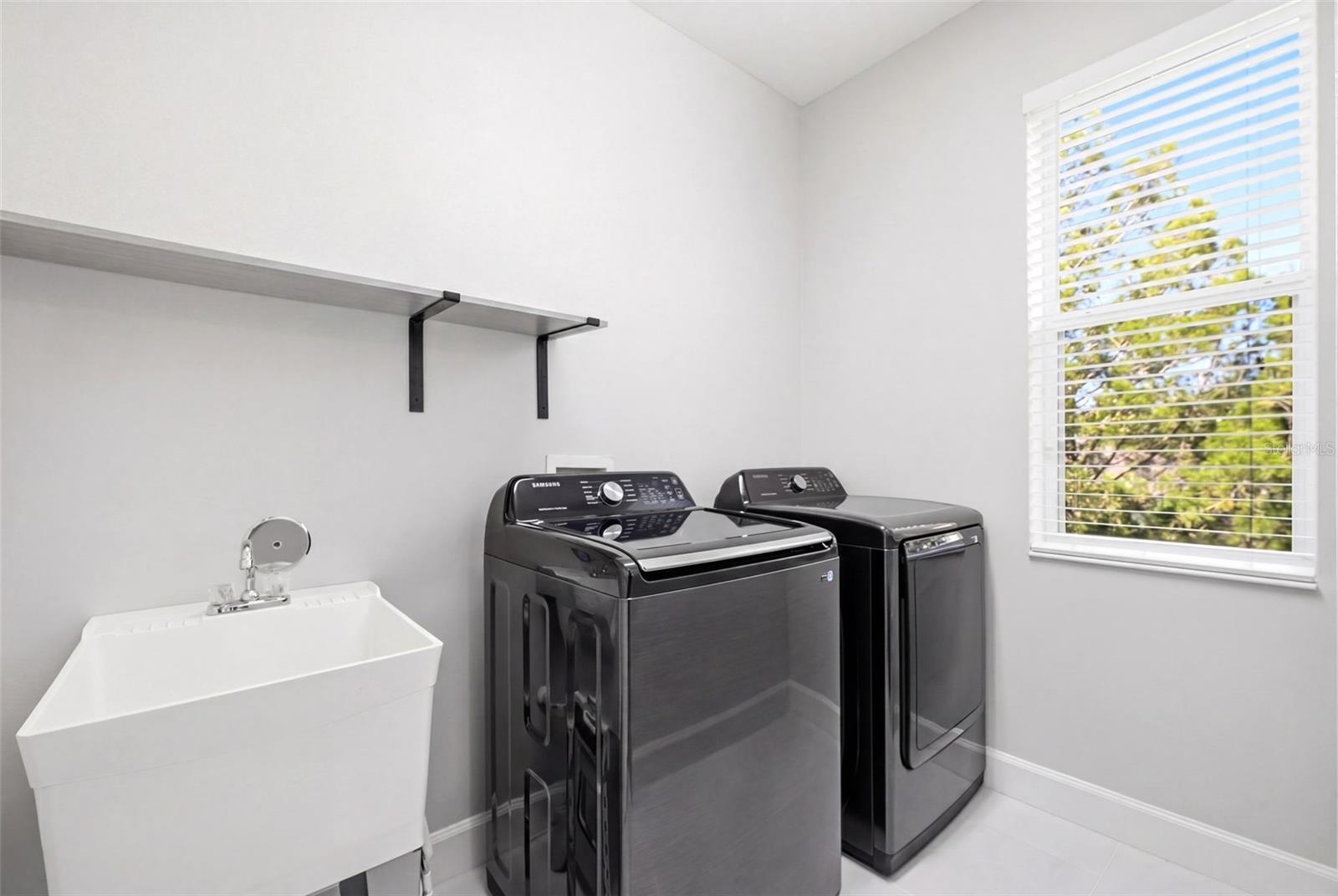 Listing photo id 48 for 8005 Cypress Crossing Court