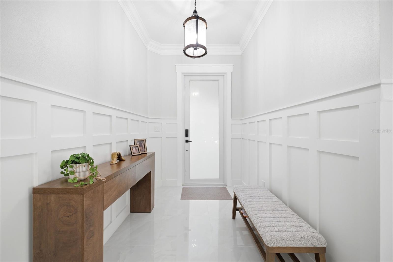 Listing photo id 4 for 8005 Cypress Crossing Court