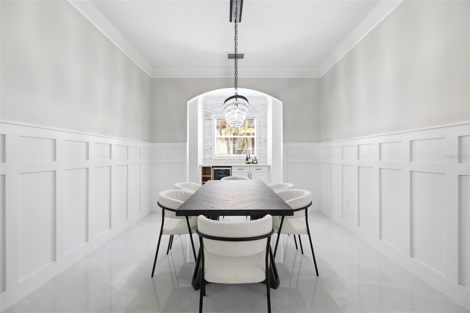 Listing photo id 7 for 8005 Cypress Crossing Court