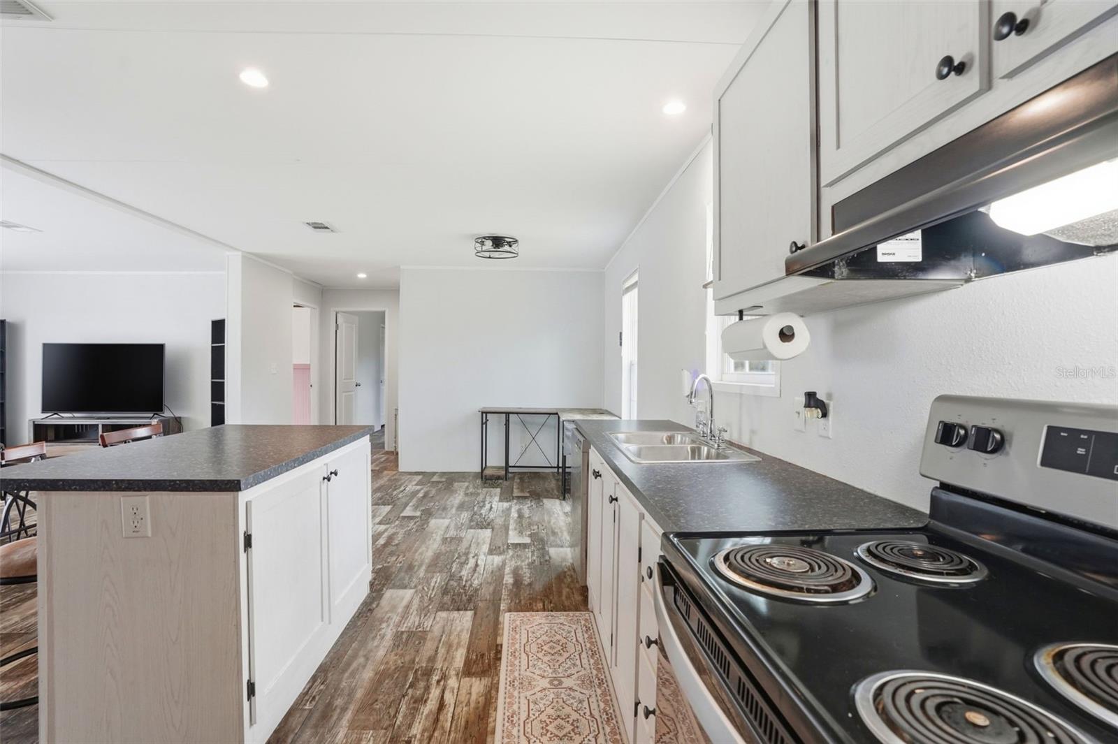 Image 13 of 38 For 5404 Heloise Terrace