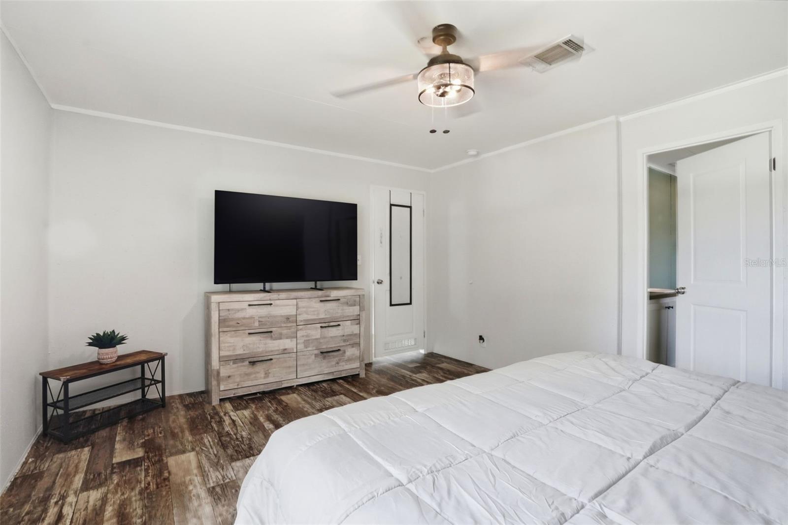 Image 28 of 38 For 5404 Heloise Terrace