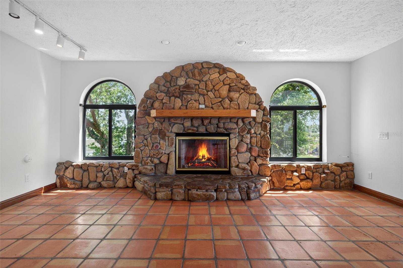 Image 10 of 70 For 4300 13th Way Ne