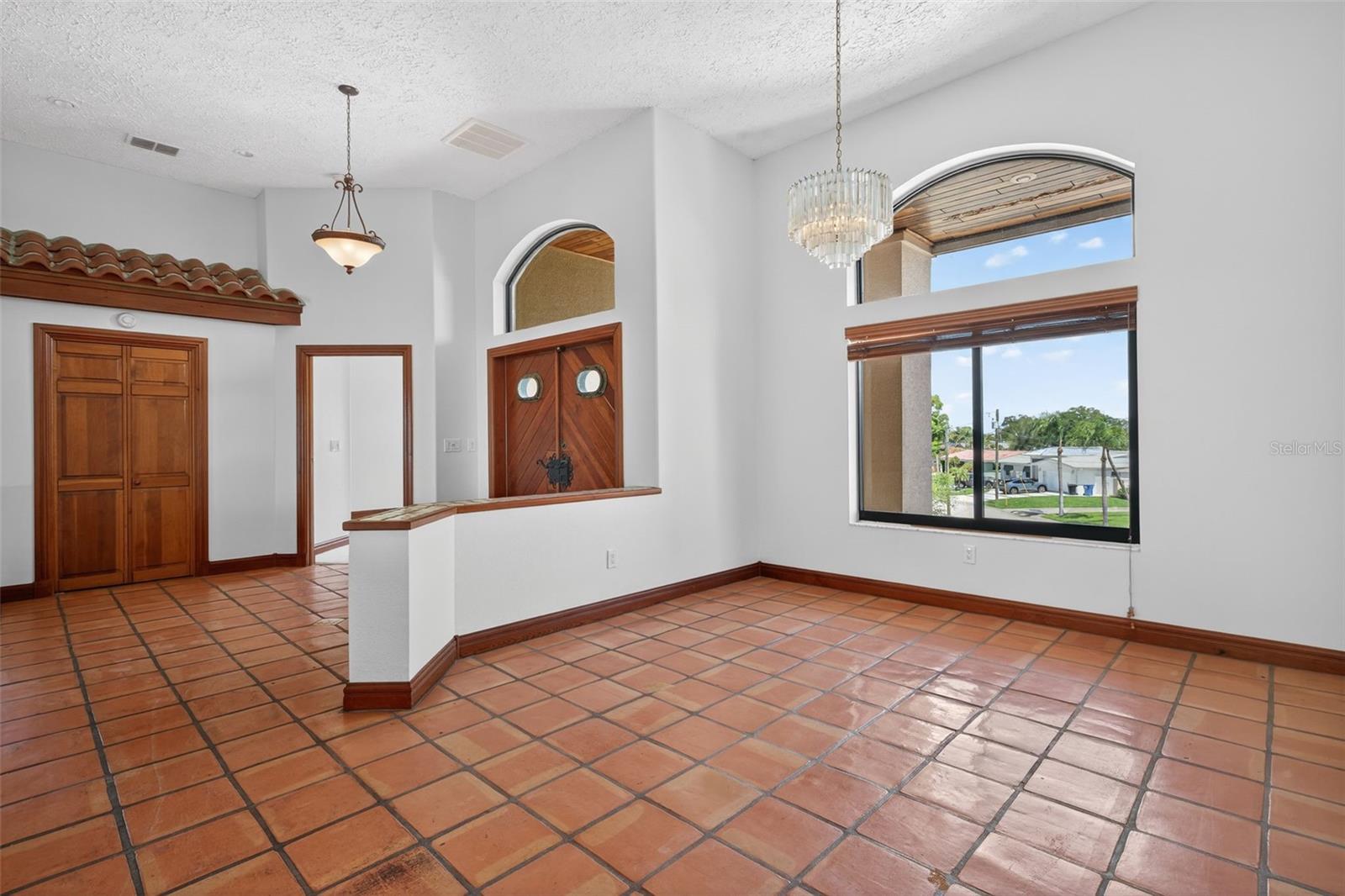 Image 13 of 70 For 4300 13th Way Ne