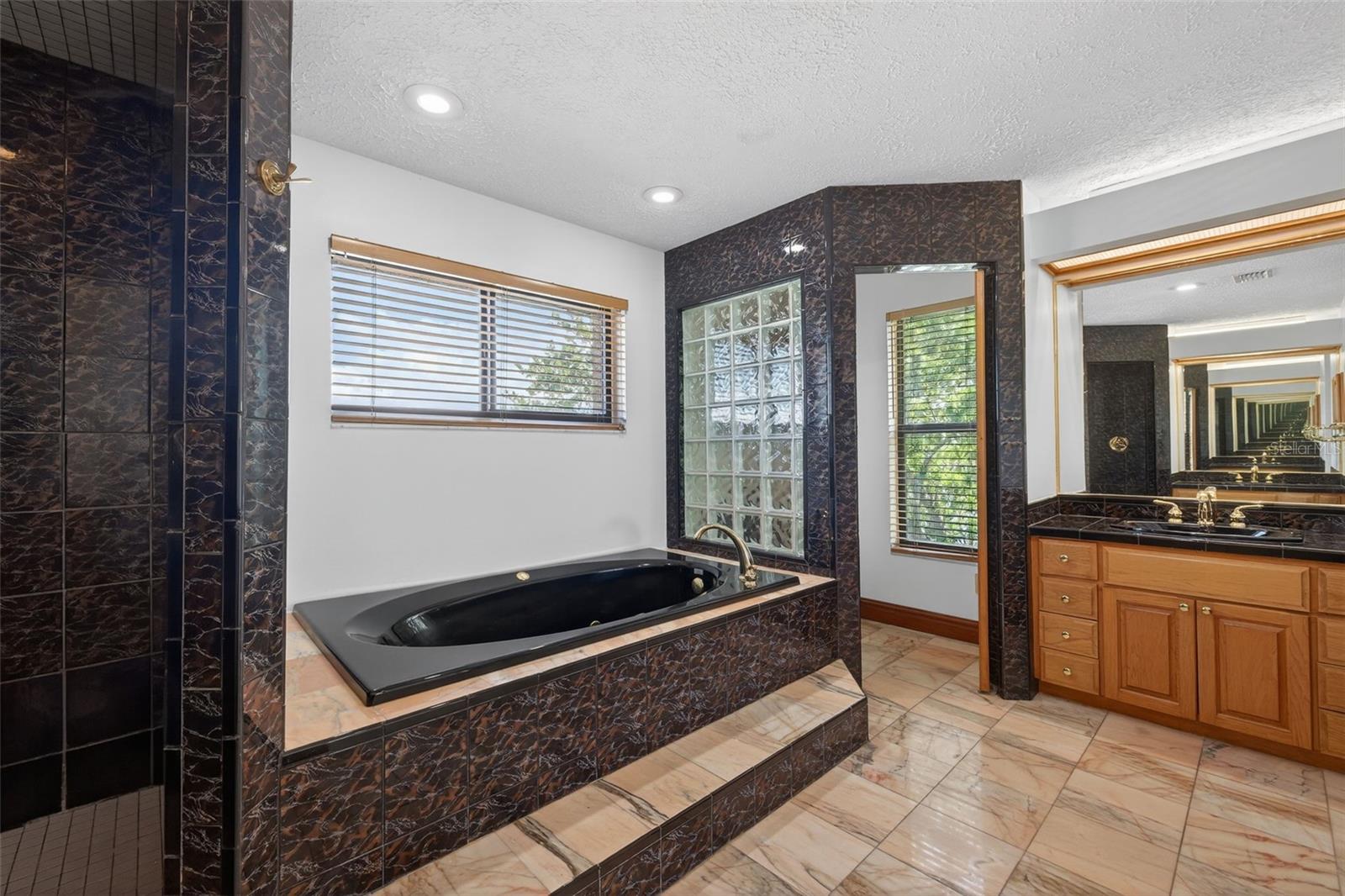 Image 32 of 70 For 4300 13th Way Ne