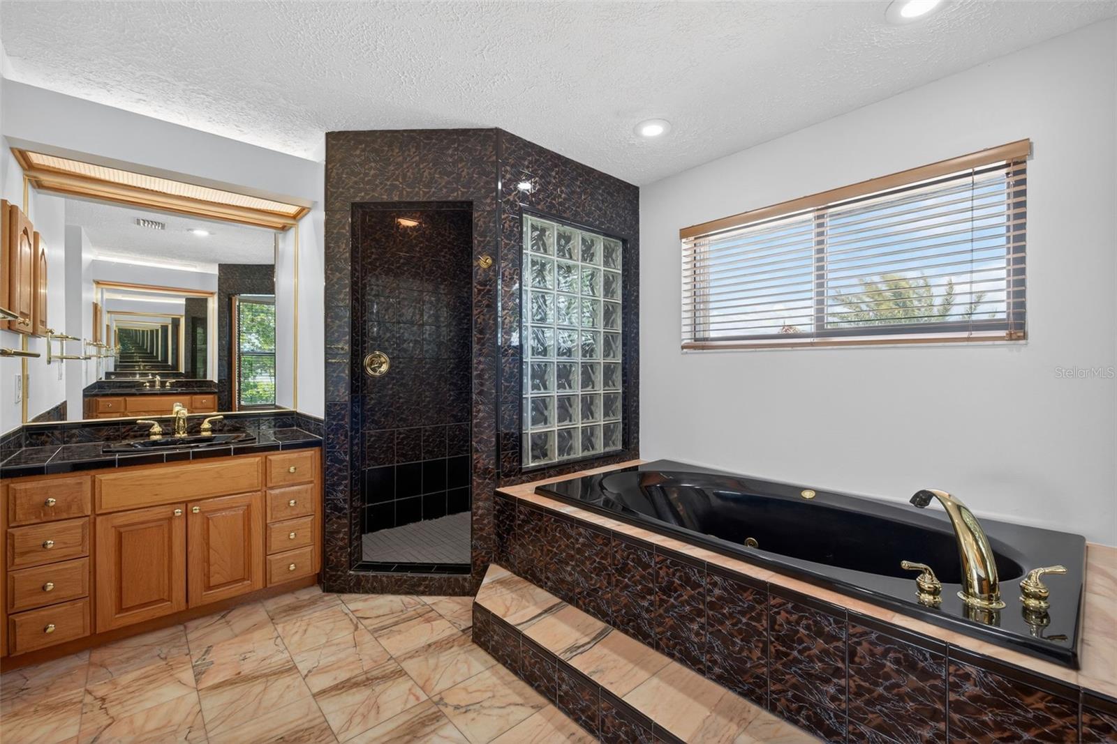 Image 33 of 70 For 4300 13th Way Ne