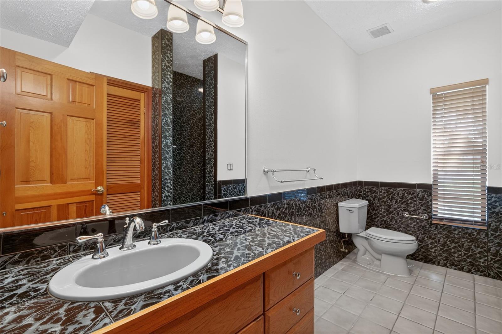 Image 41 of 70 For 4300 13th Way Ne