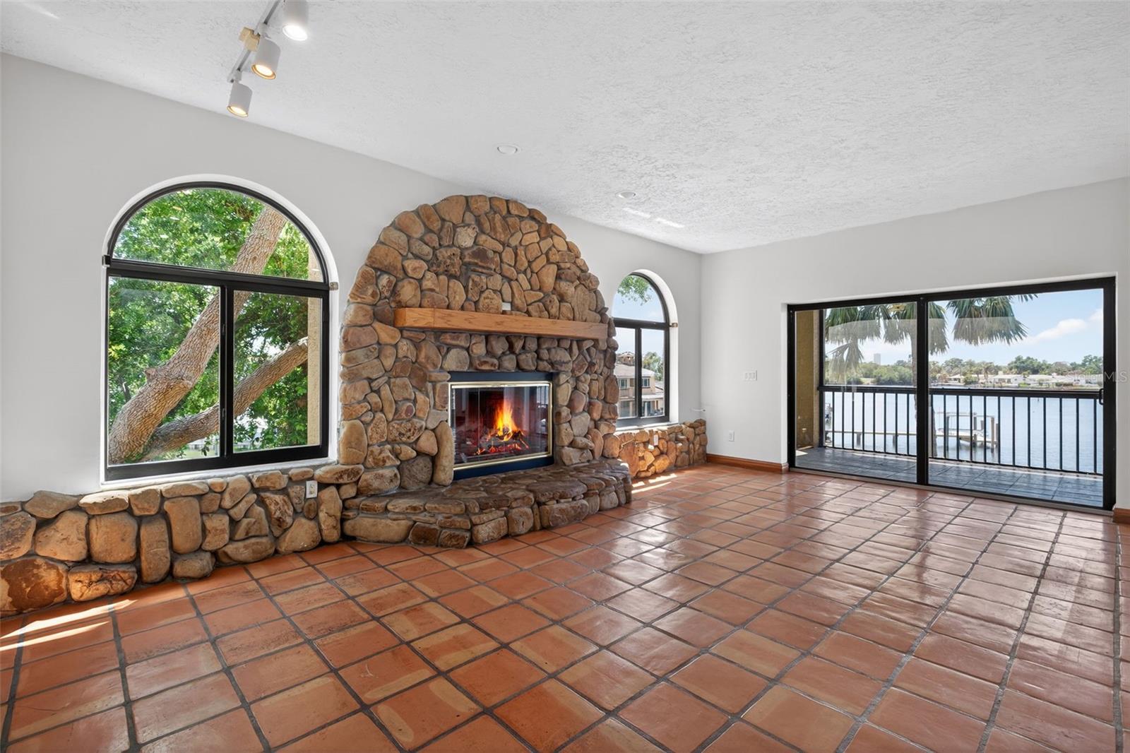 Image 9 of 70 For 4300 13th Way Ne