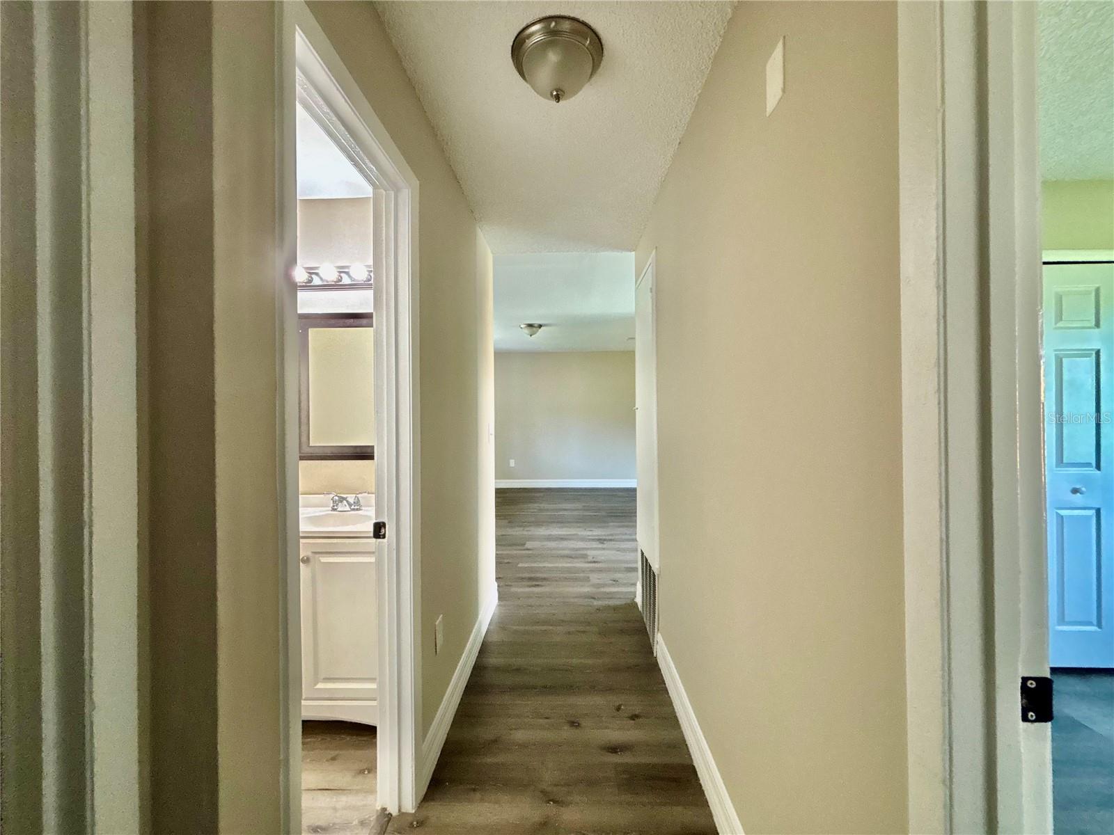 Image 11 of 22 For 504 Blackbird Lane