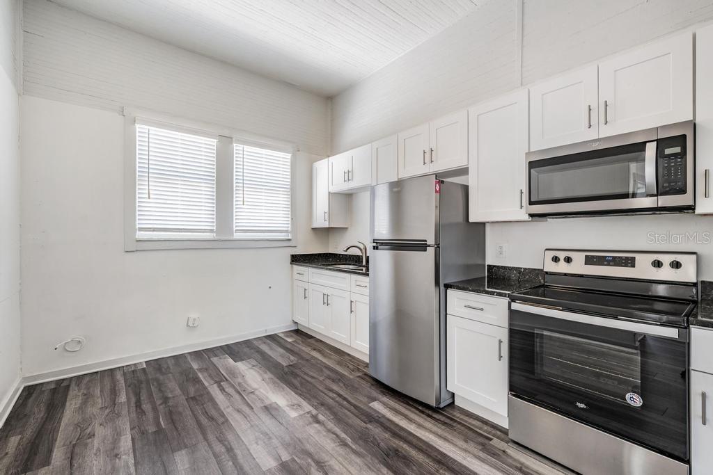 Image 11 of 19 For 2319 Aileen Street B