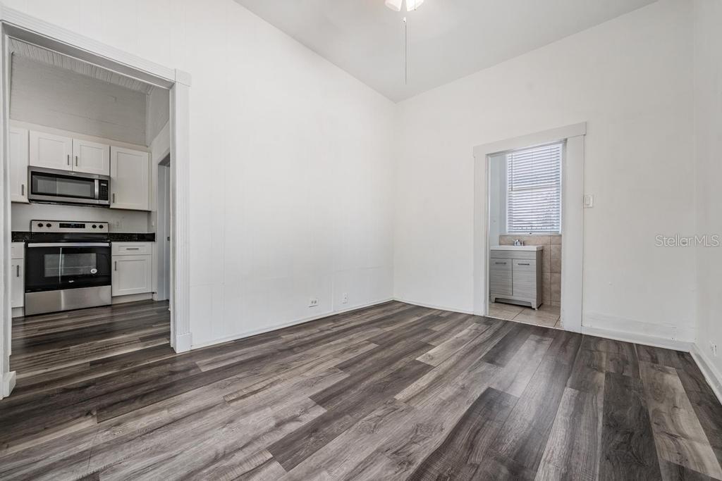 Image 13 of 19 For 2319 Aileen Street B