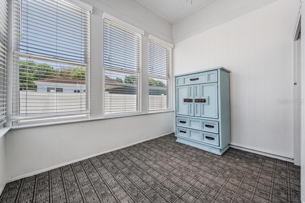 Image 14 of 19 For 2319 Aileen Street B